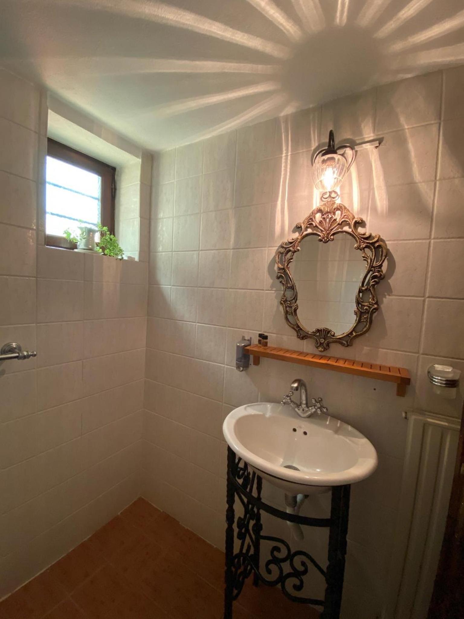 Double Room with Fireplace and Balcony - Photo 7