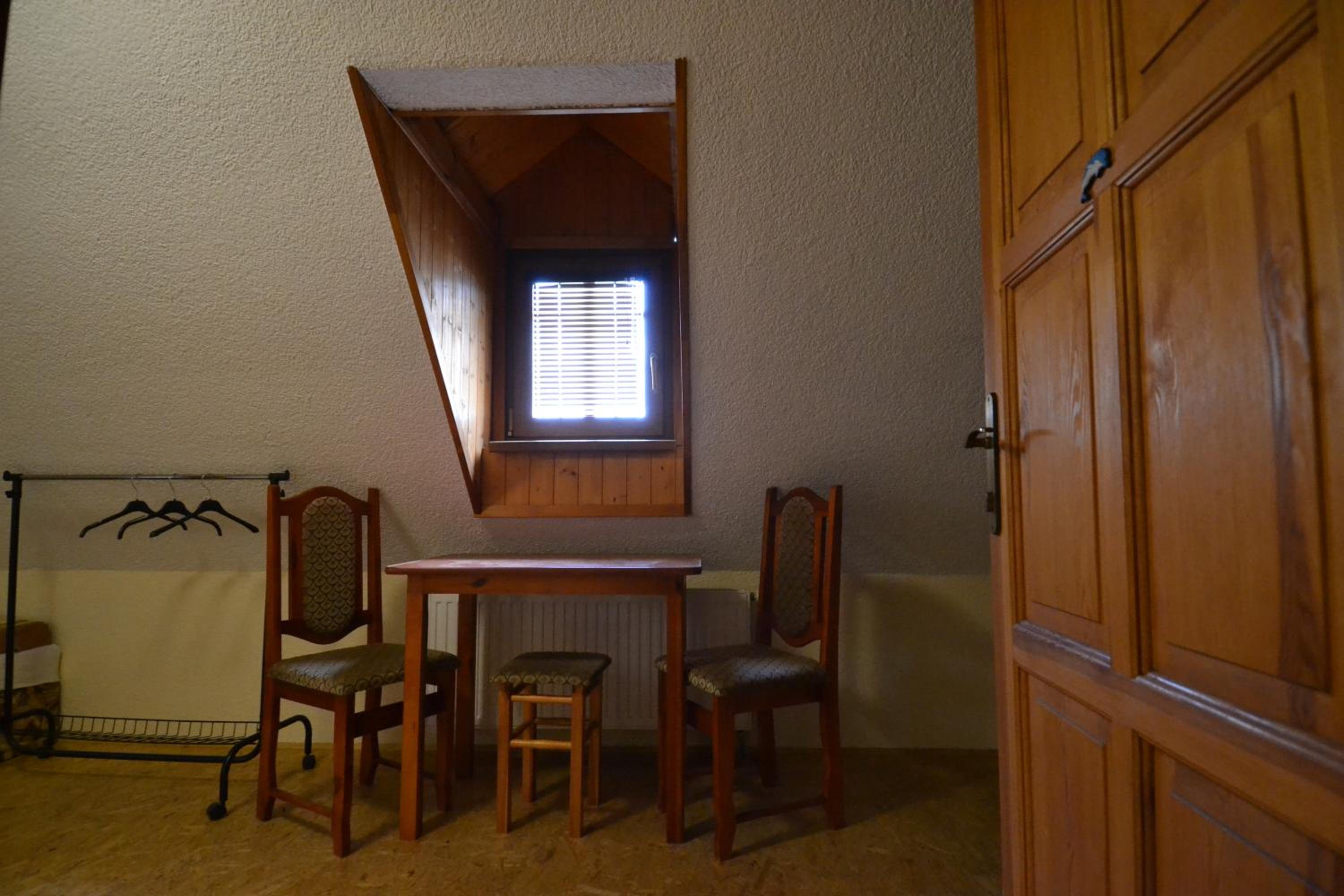 Quadruple Room with Shared Bathroom photo 3