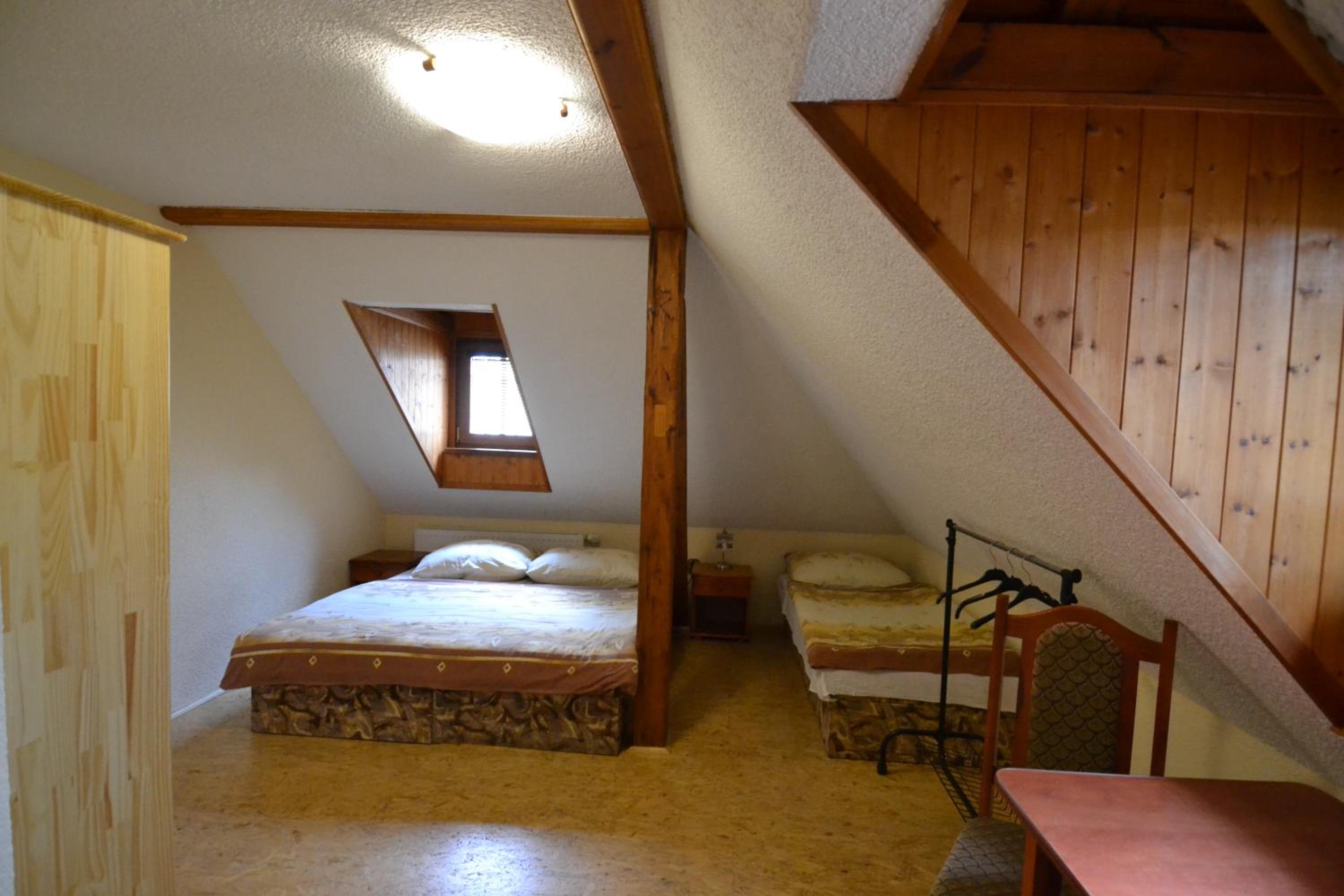 Quadruple Room with Shared Bathroom photo 1