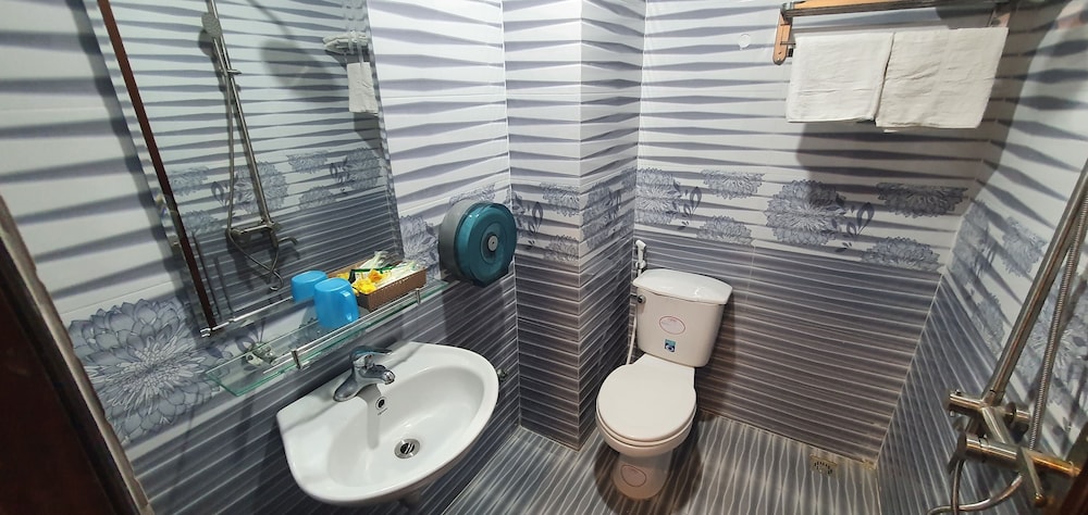 Standard Double Room - Photo 7