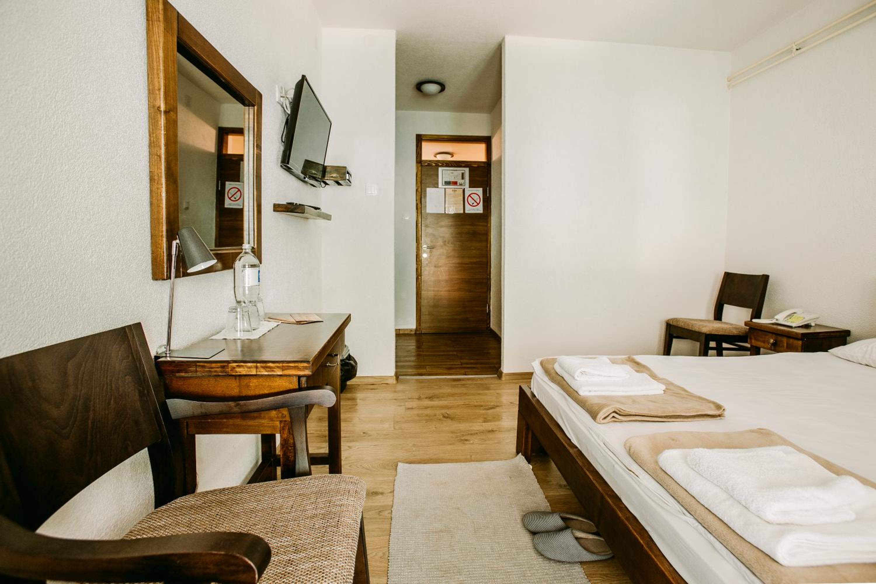 Double Room with Terrace - Photo 1