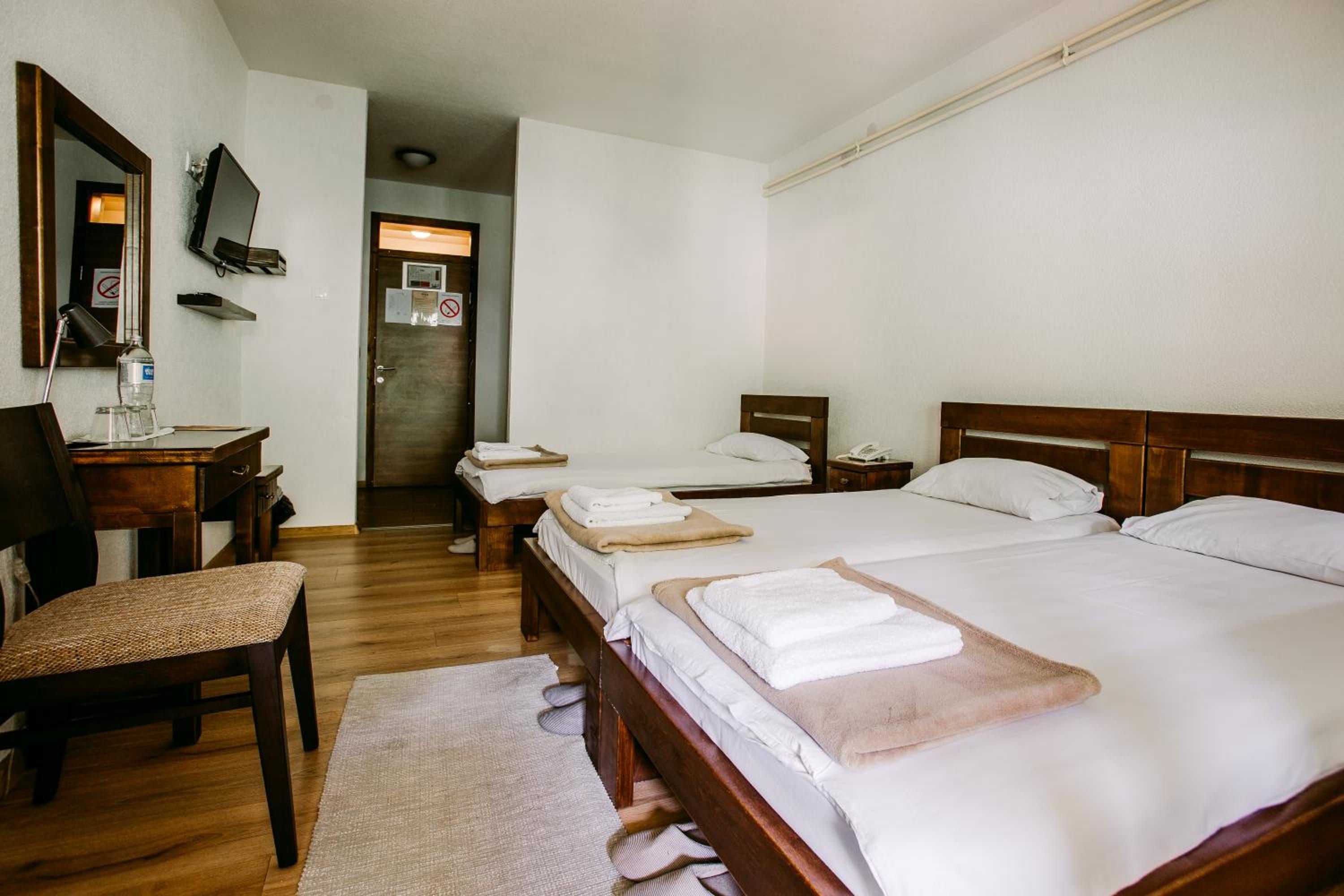 Triple Room with Terrace - Photo 2