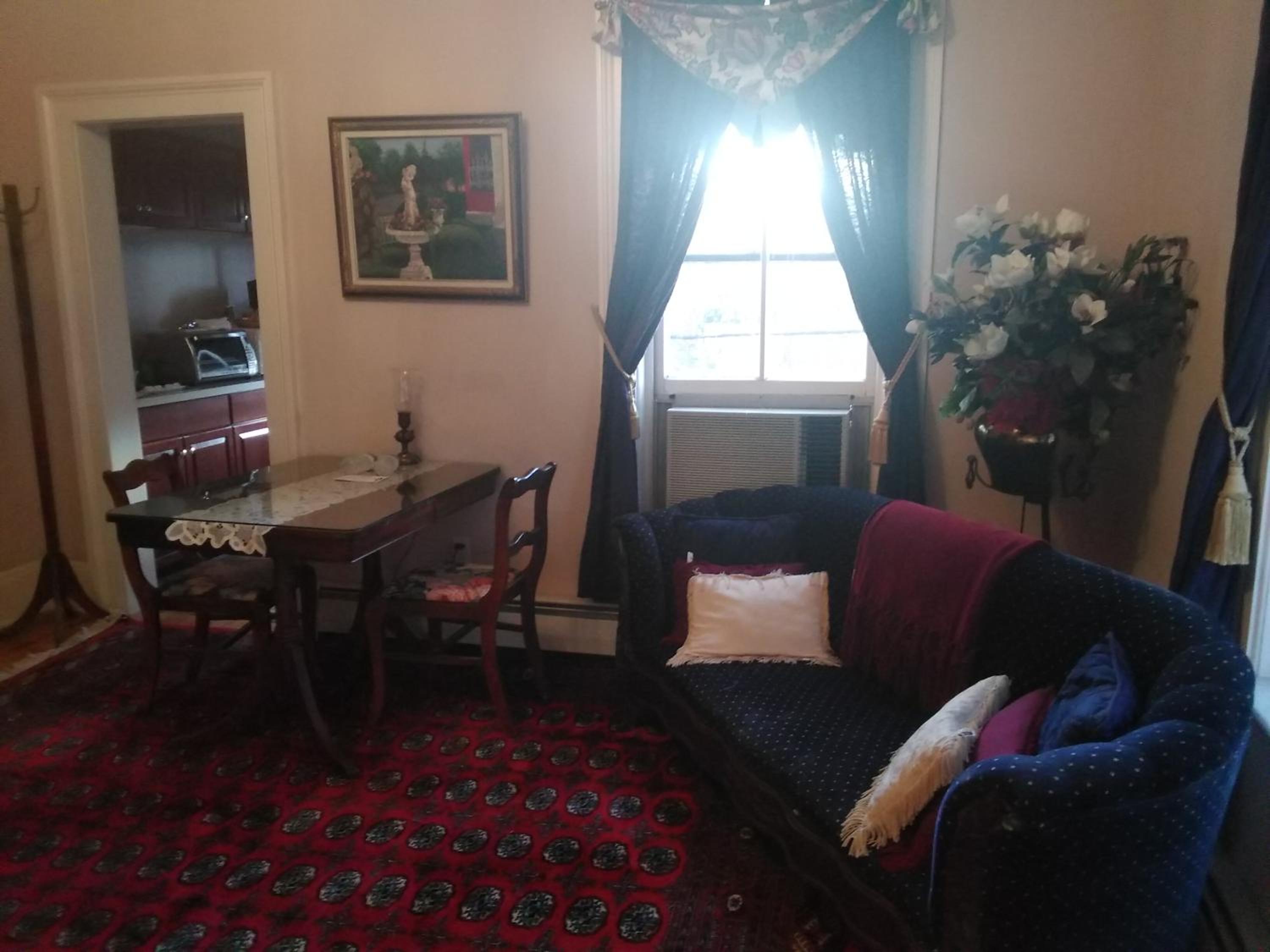 Premium King Room with Jetted Tub photo 2