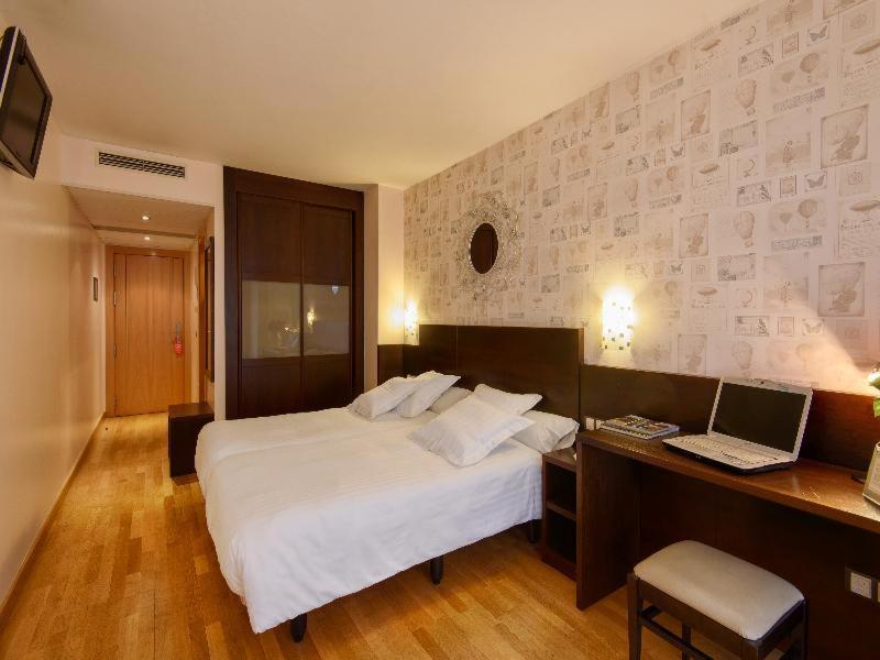 Double or Twin Room - Photo 21