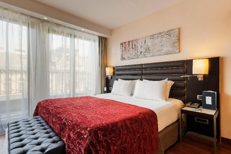 Suite - Photo 3
