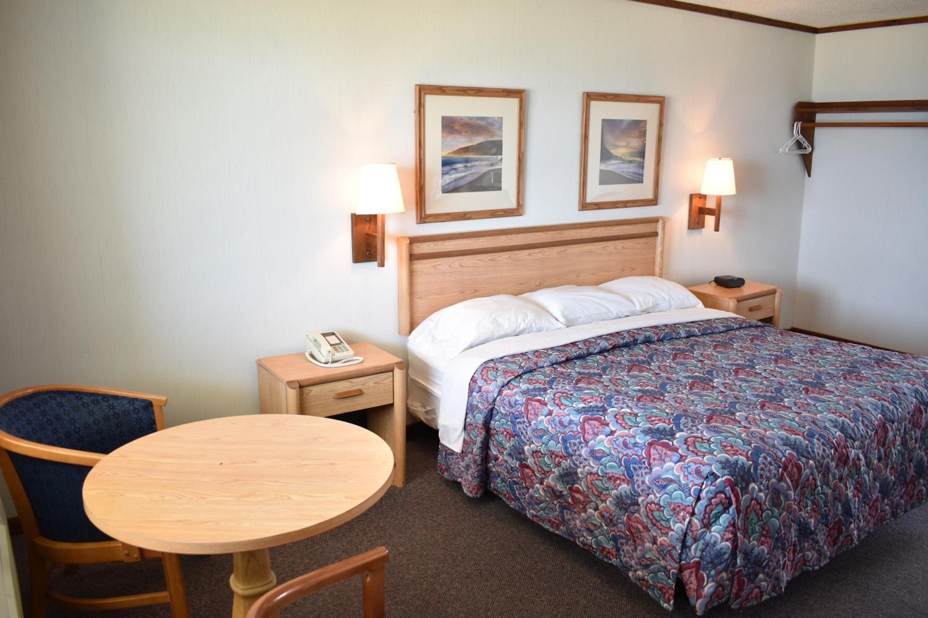 King Room Ocean Front - Third Floor - Photo 1