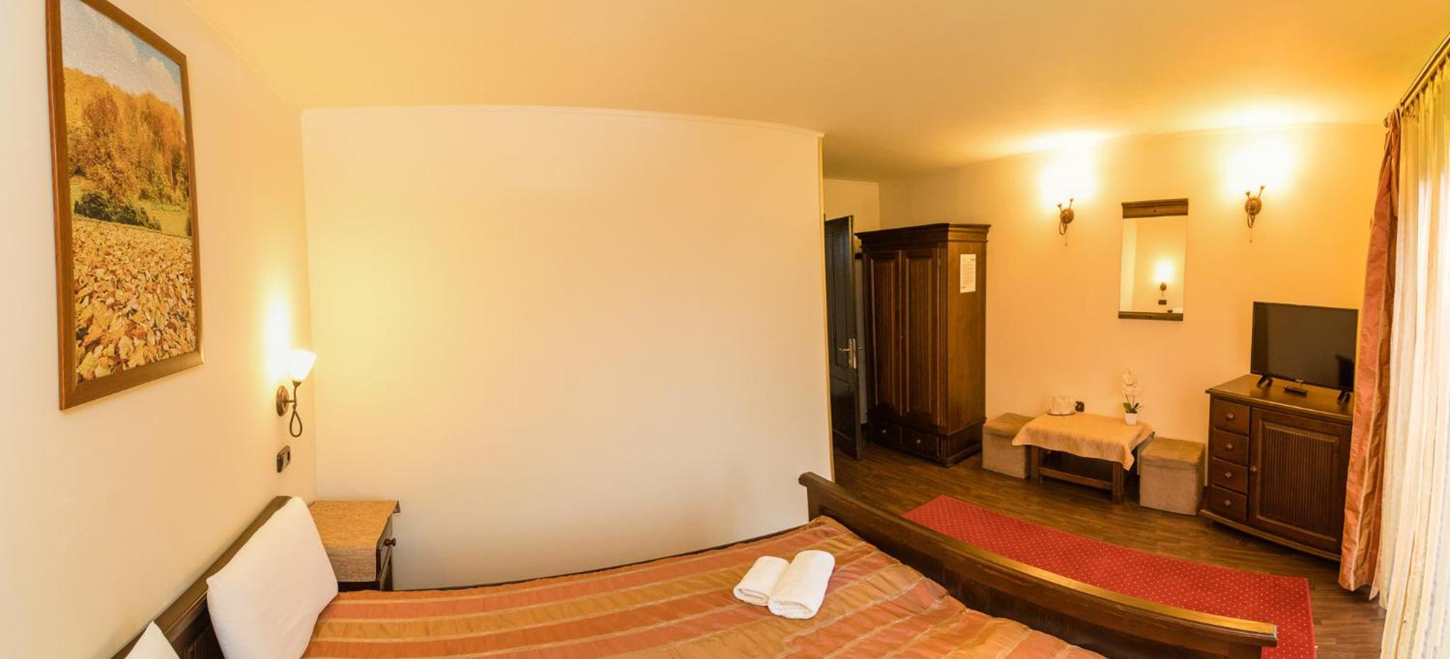Double Room - Photo 2