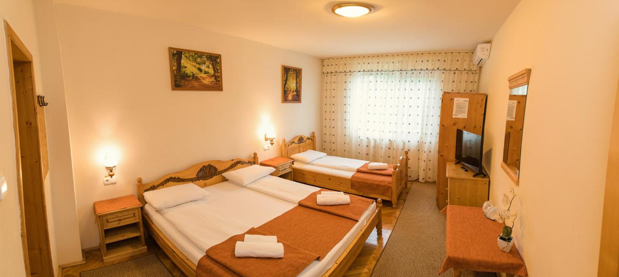 Triple Room - Photo 6