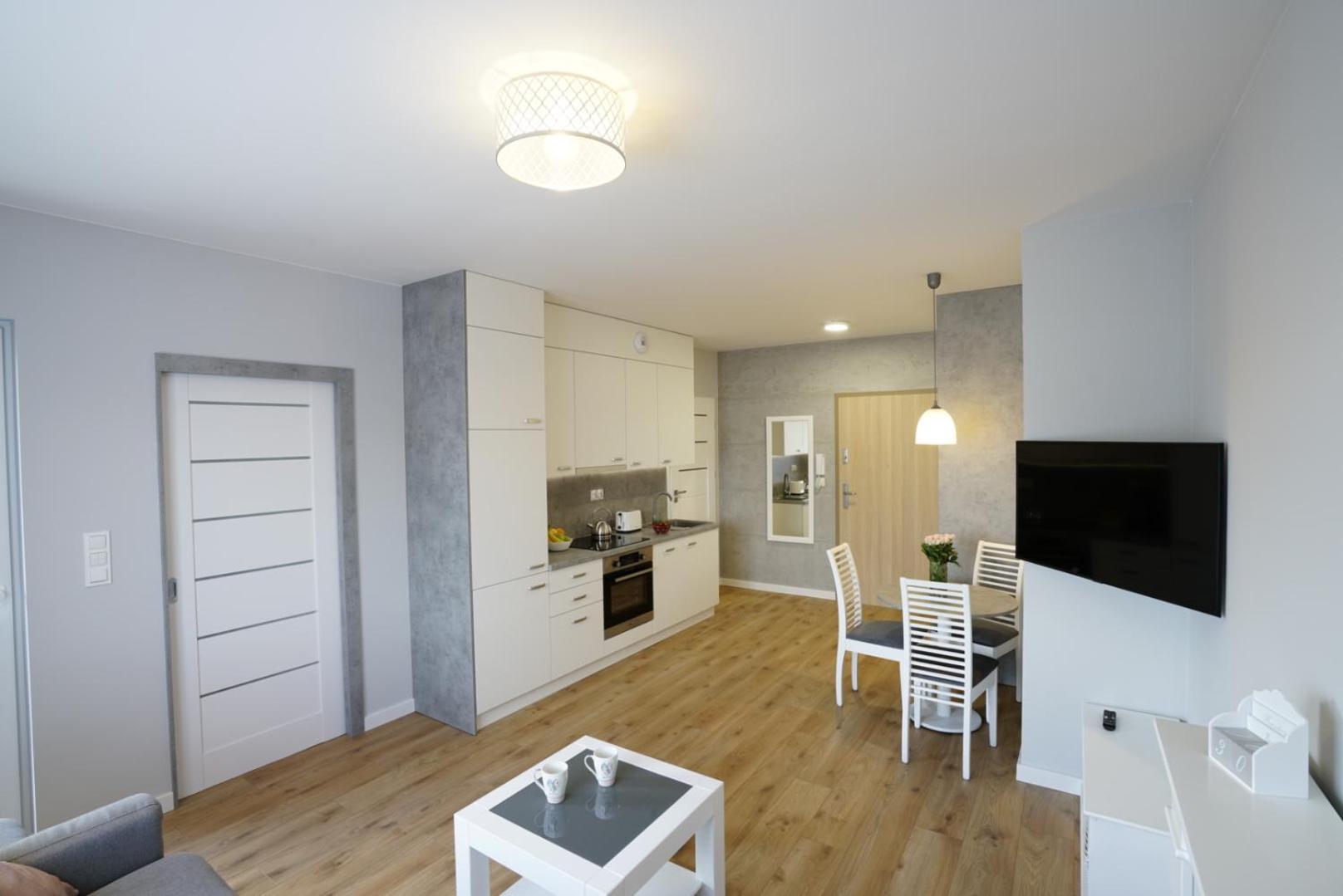 One-Bedroom Apartment - Photo 2