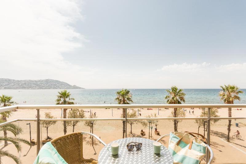 Double Room with Sea View - Photo 16