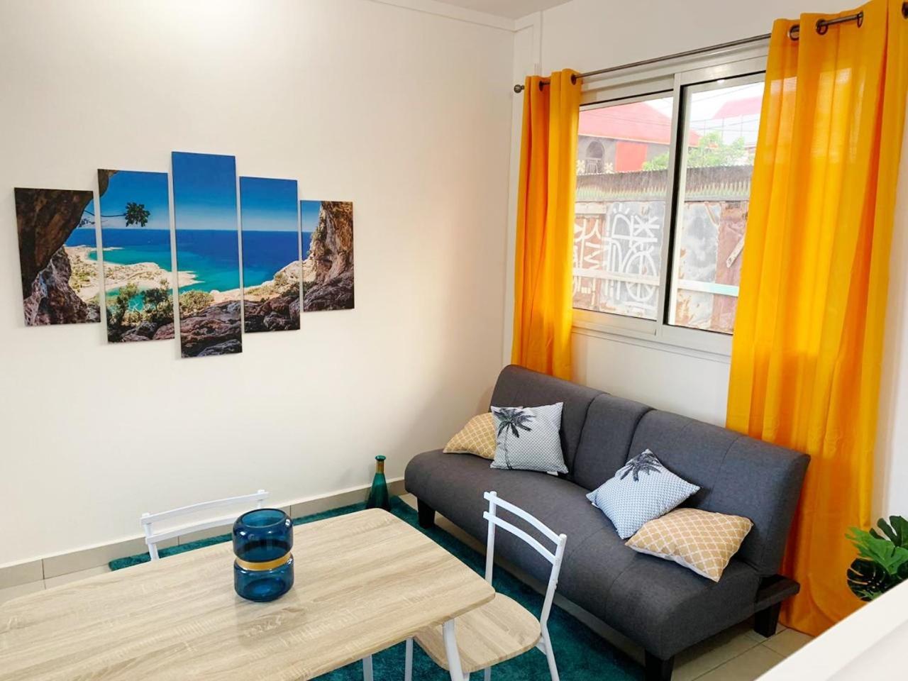 Apartment with Terrace photo 2