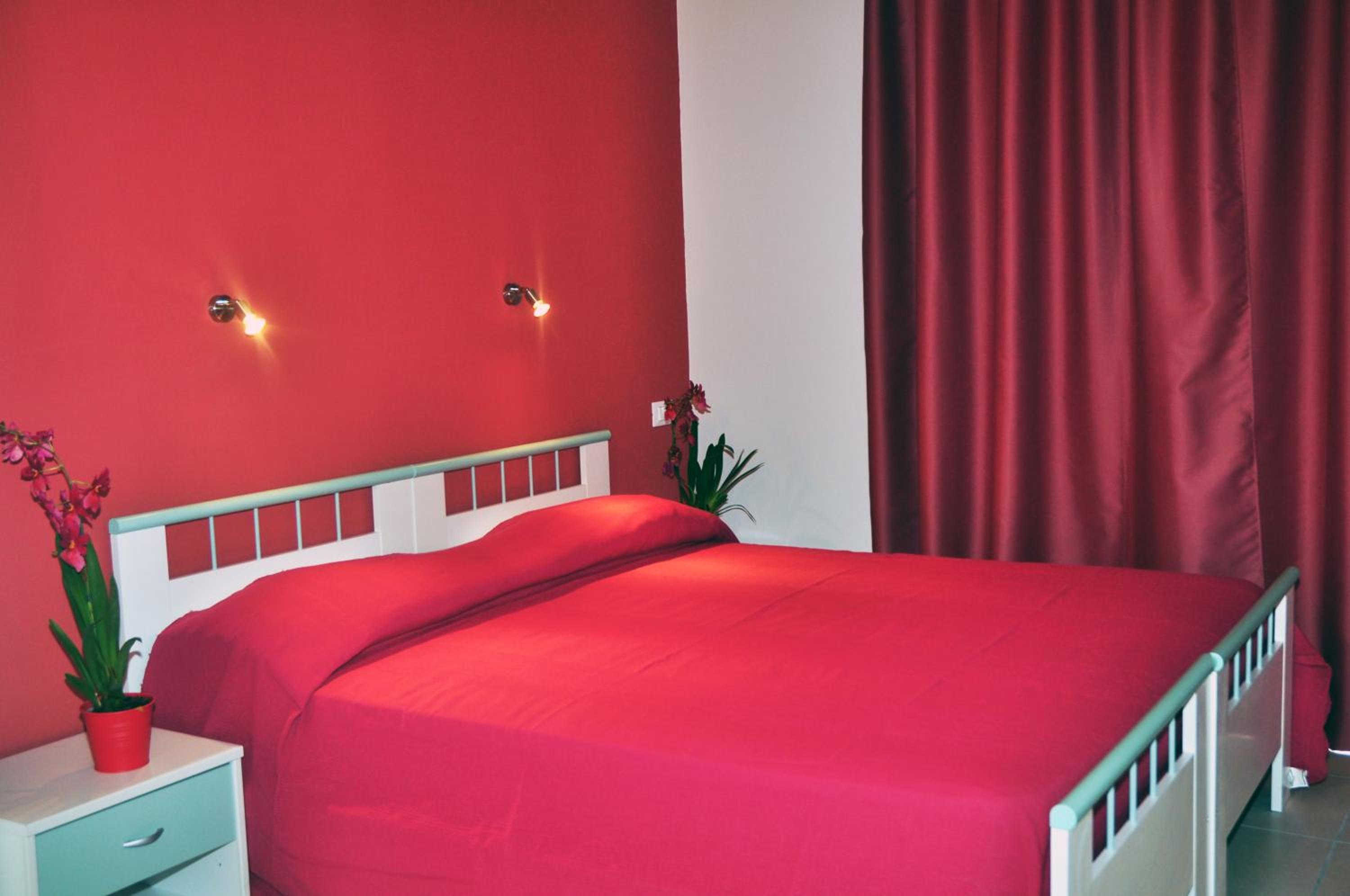 Double Room with Balcony - Photo 13