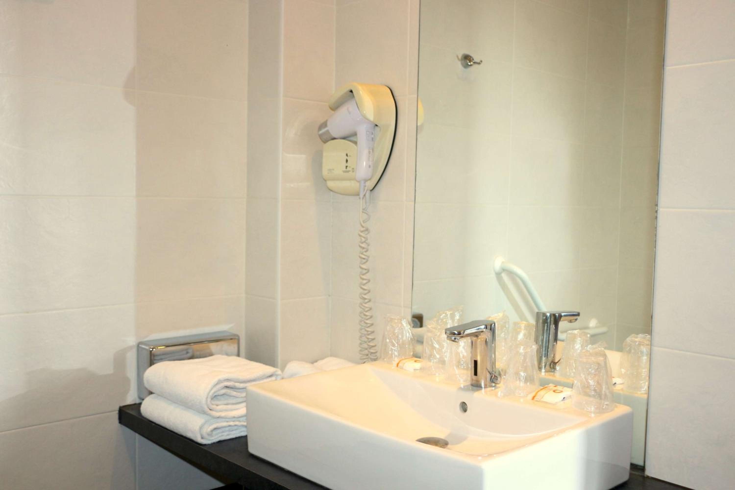 Best Western Le Cheval Blanc - Vista para o porto - Centro da cidade, Fotografia 4