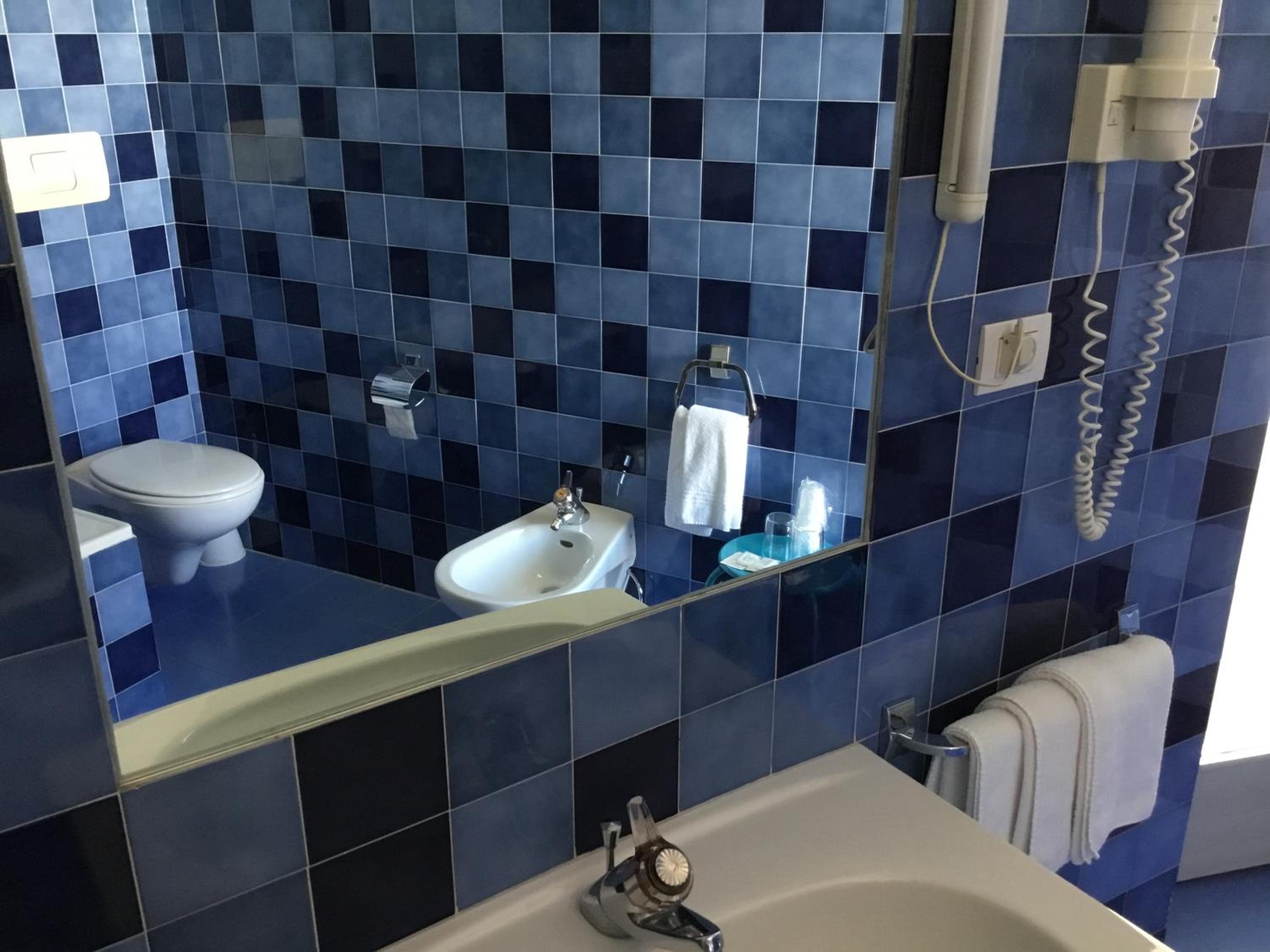 Standard Triple Room photo 2