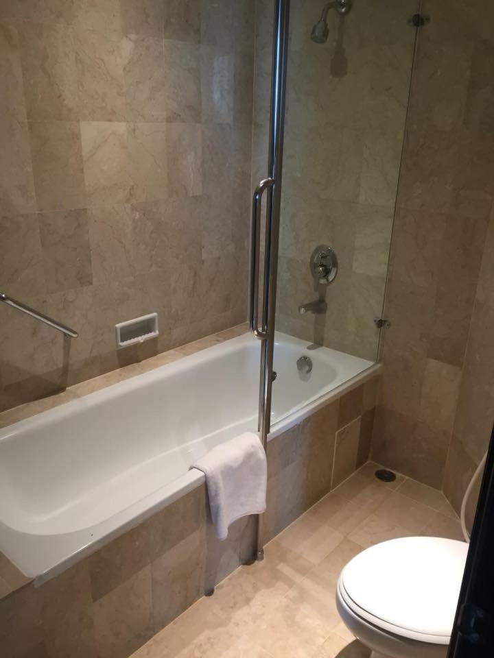 Executive Suite - Photo 3