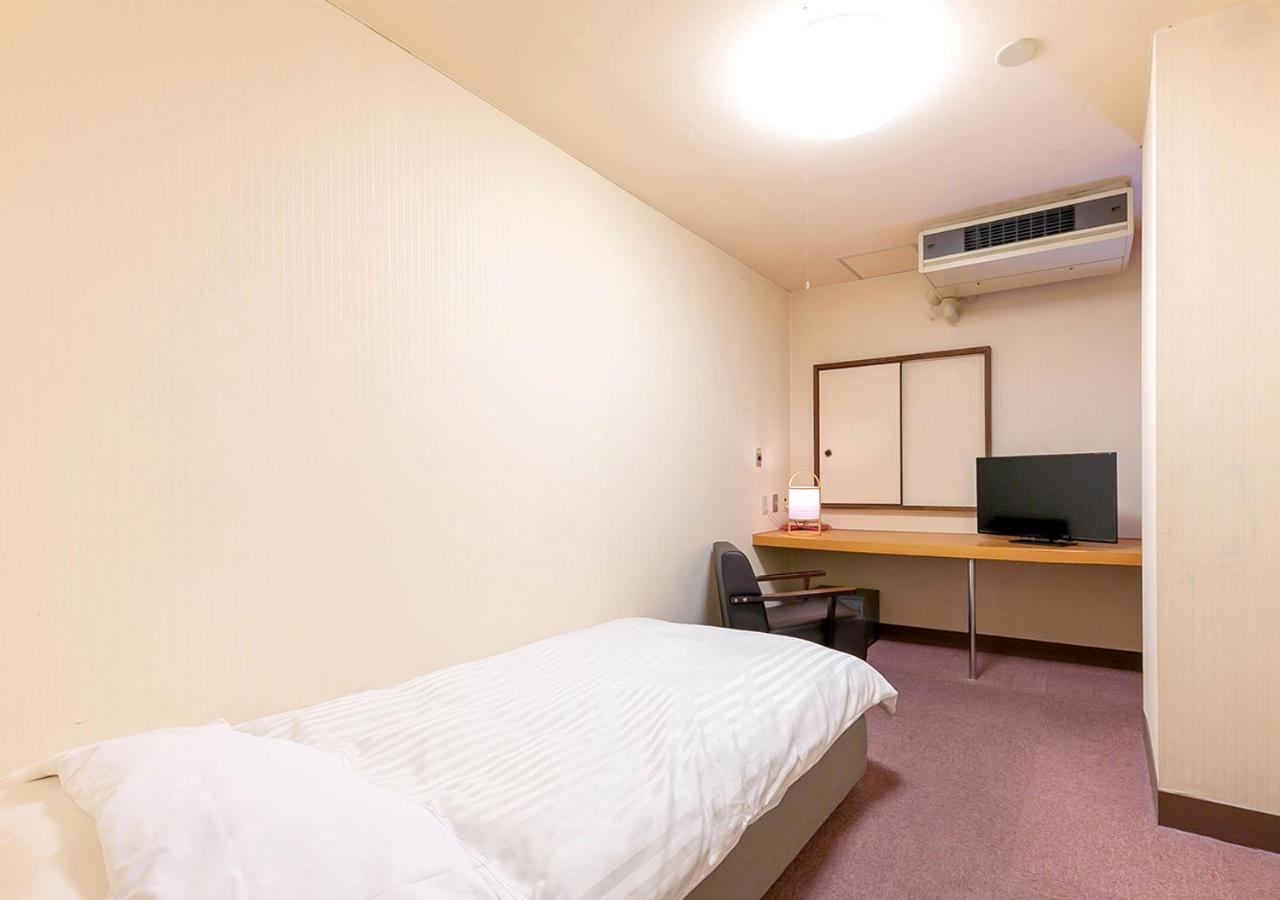 Single Room With Shared Bathroom photo 1