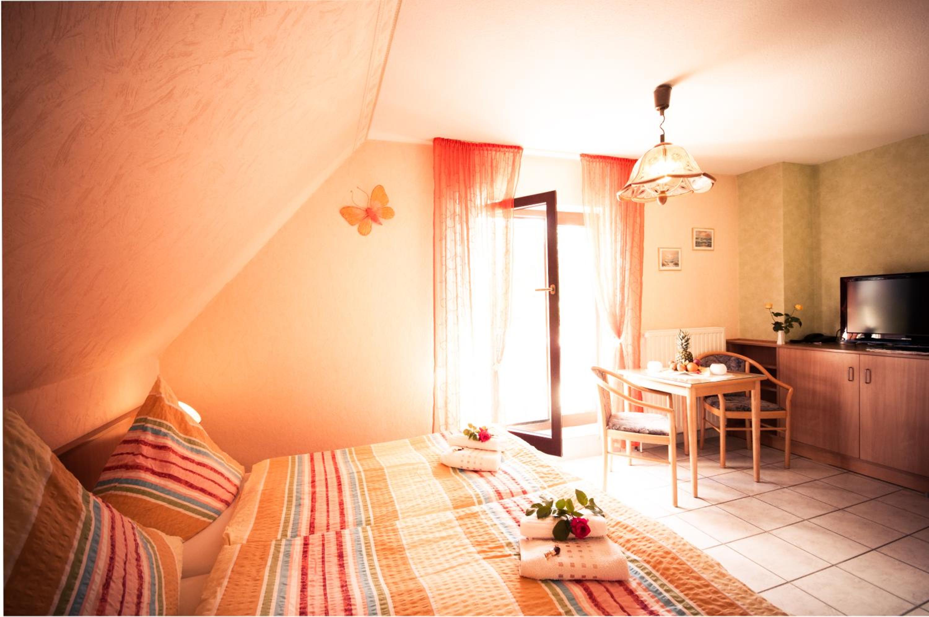 Standard Double Room - Photo 2
