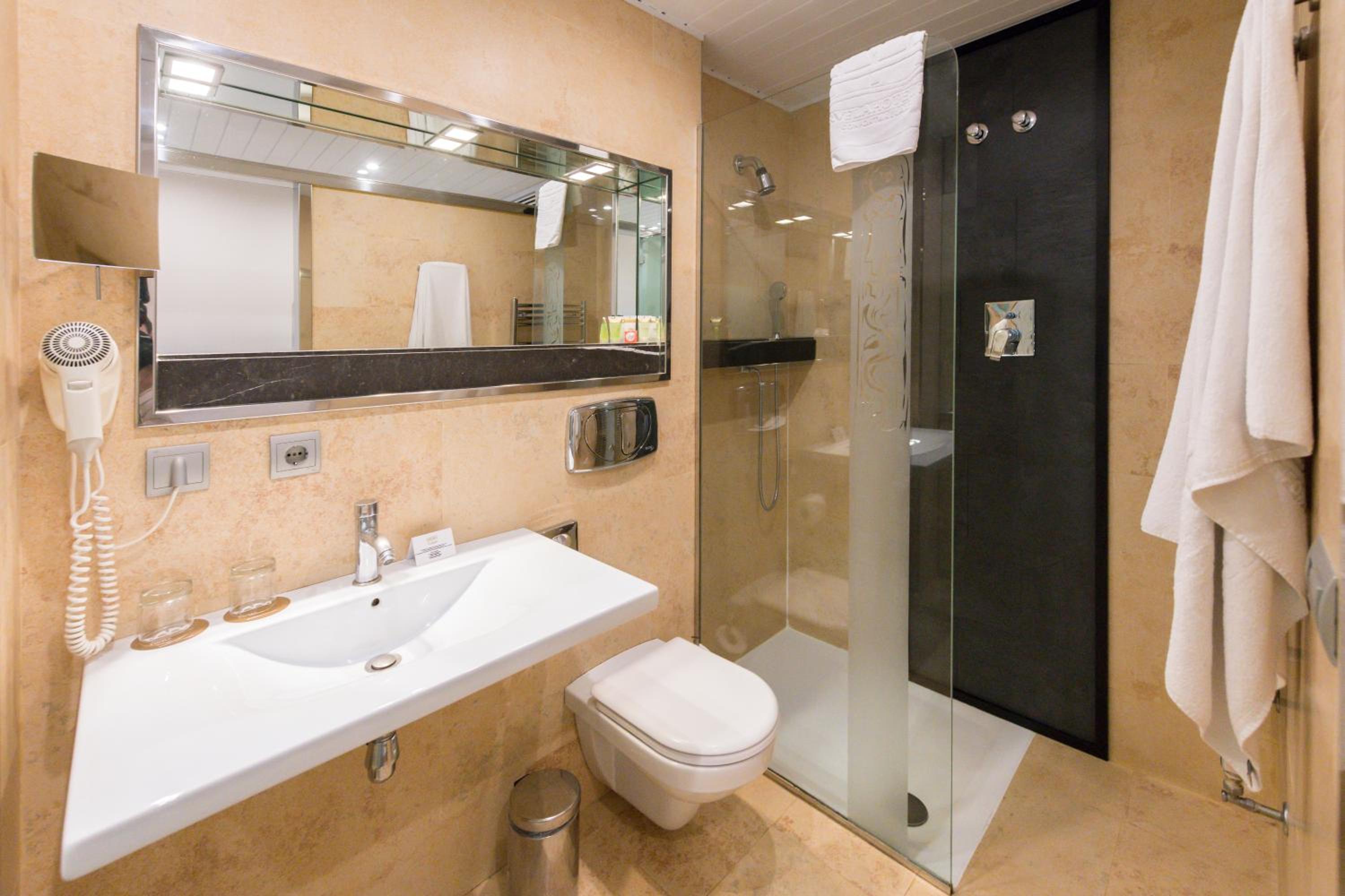 Dos Habitaciones Adyacentes