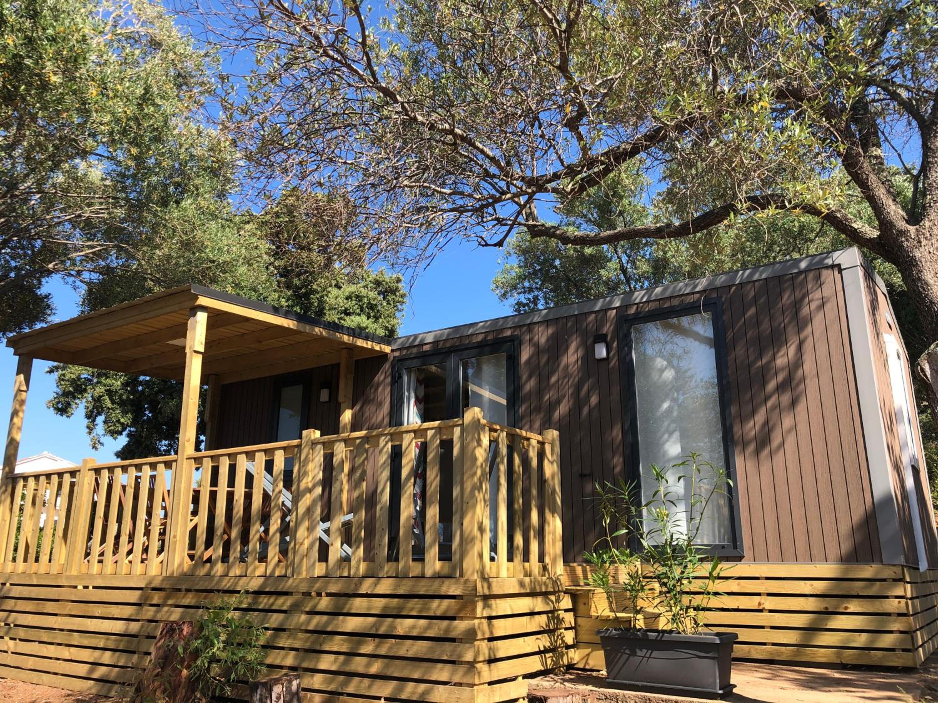 Premium Two-Bedroom Mobile Home (4/5 pers) photo 2