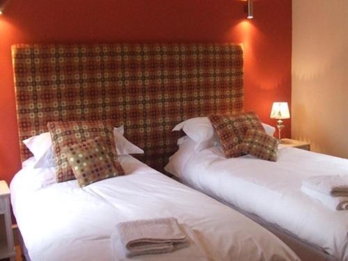 Double or Twin Room with Private Bathroom