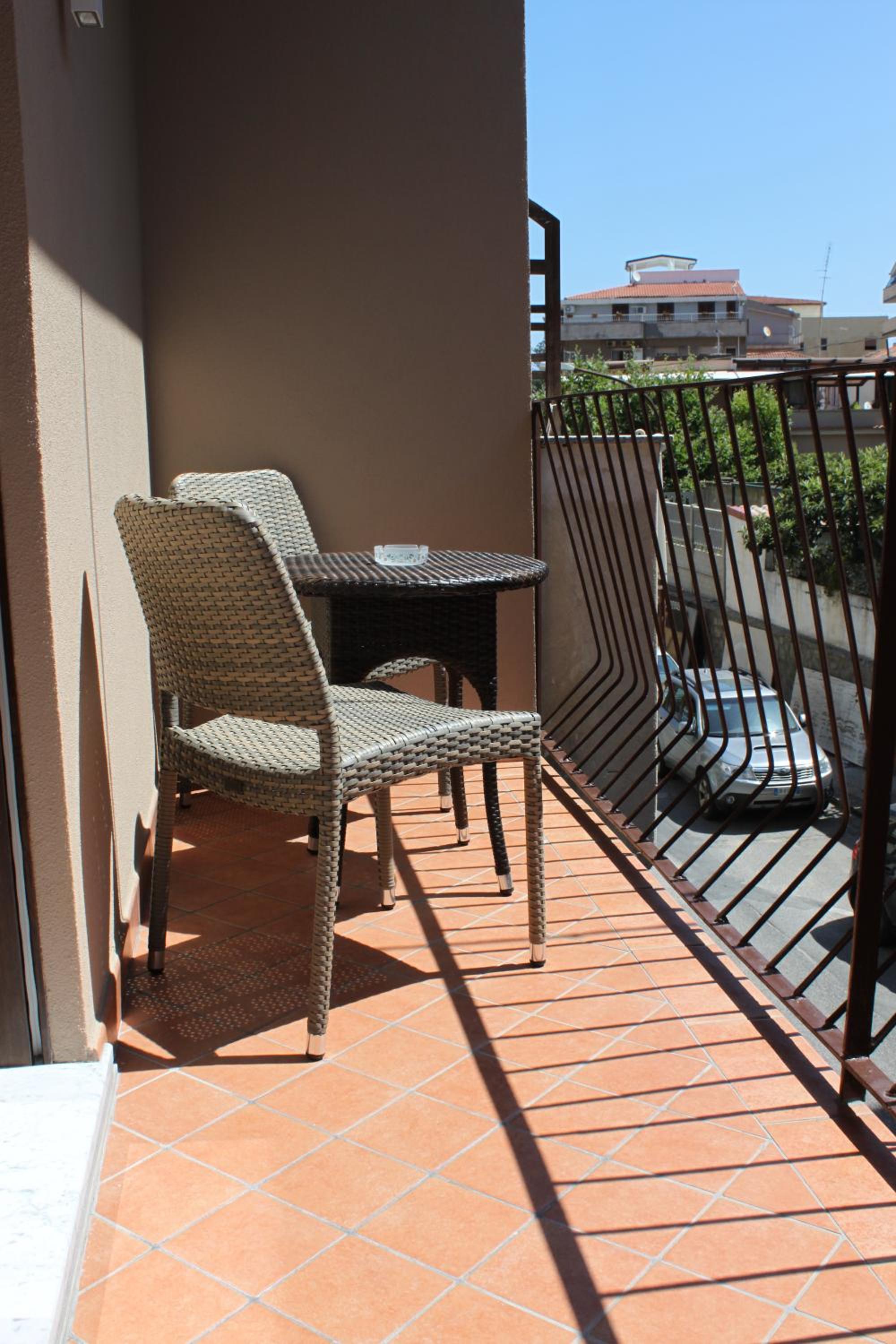 Deluxe Double Room with Balcony photo 2