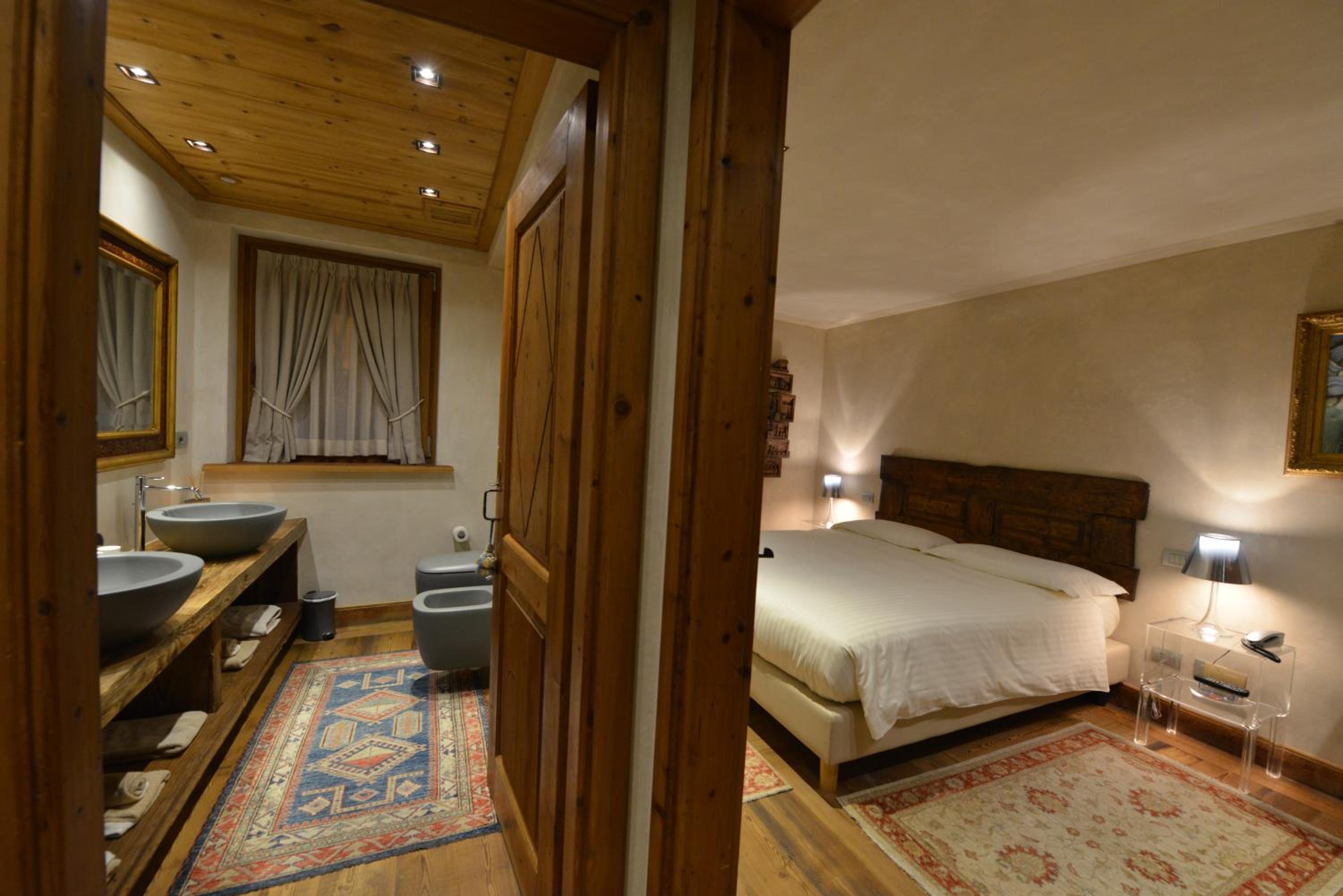 Deluxe Double or Twin Room photo 2