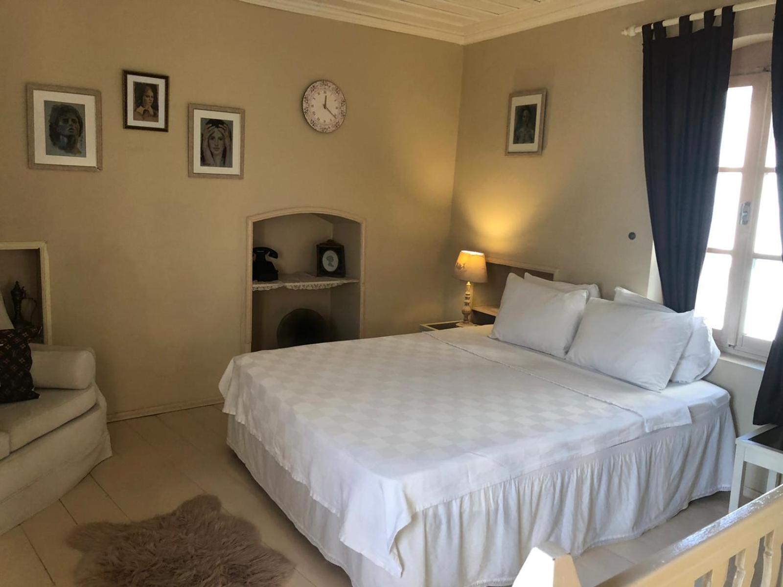 One-Bedroom Apartment - Photo 1