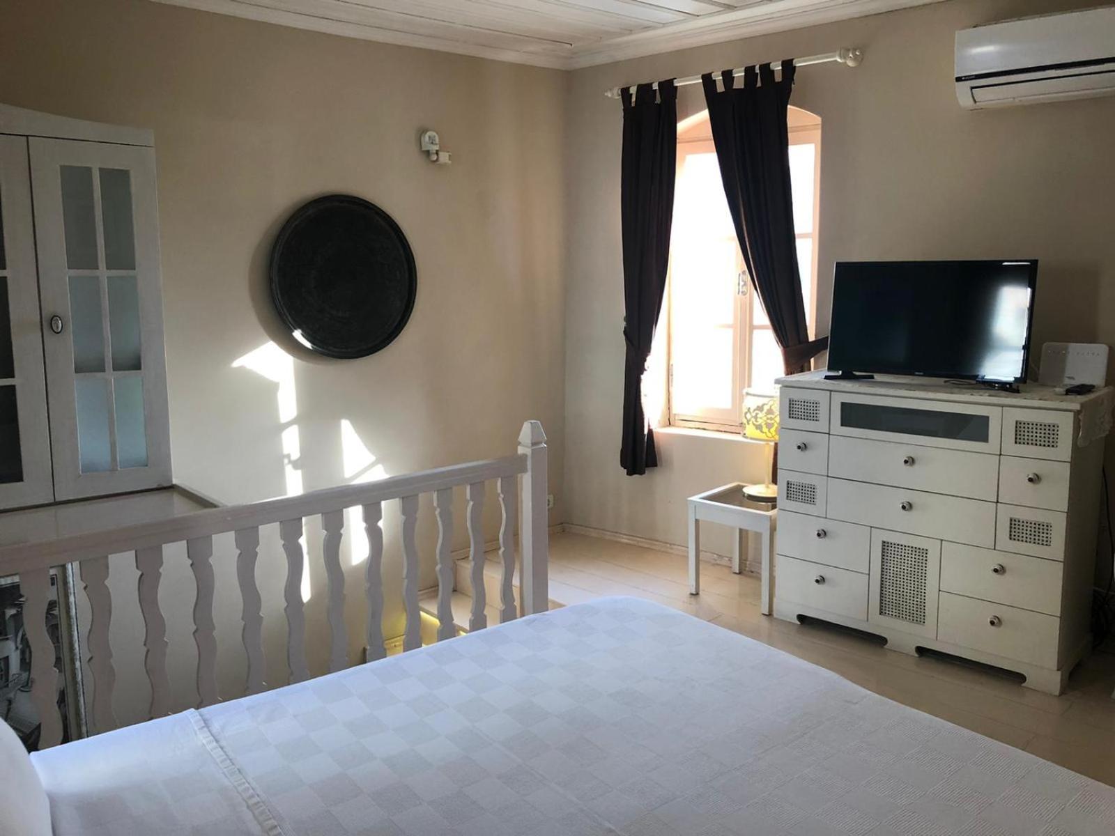 One-Bedroom Apartment - Photo 10