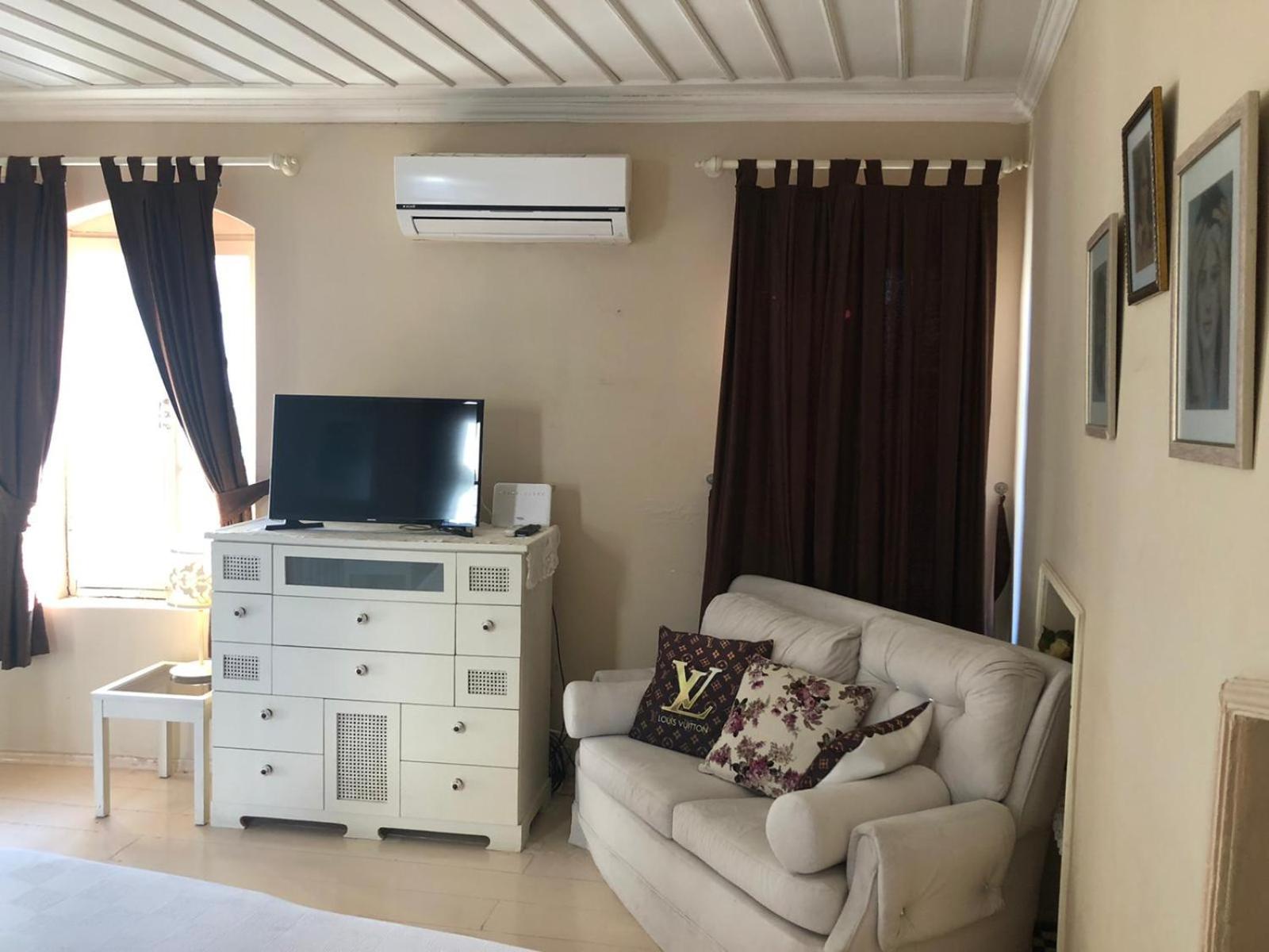 One-Bedroom Apartment - Photo 13