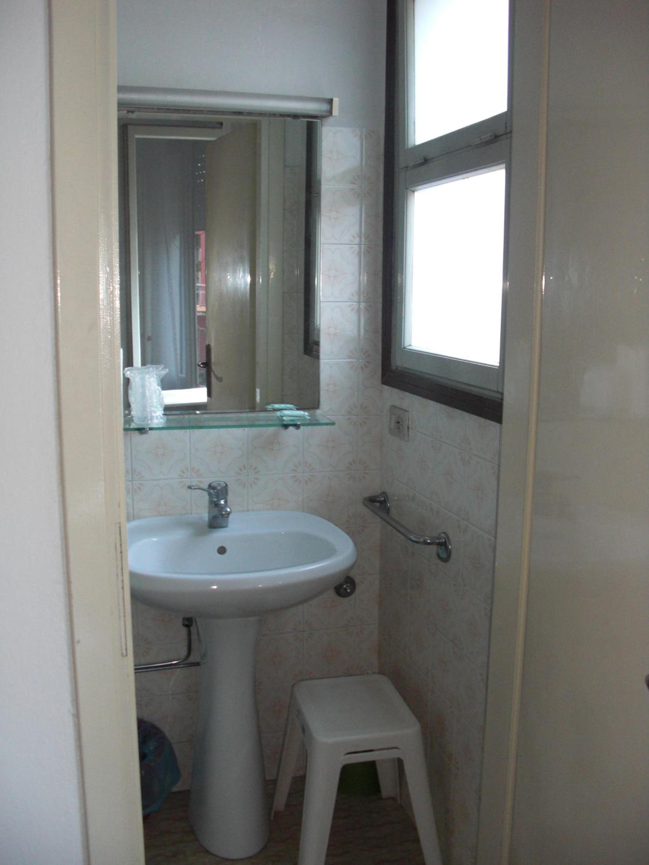 Economy Double or Twin Room - Photo 4
