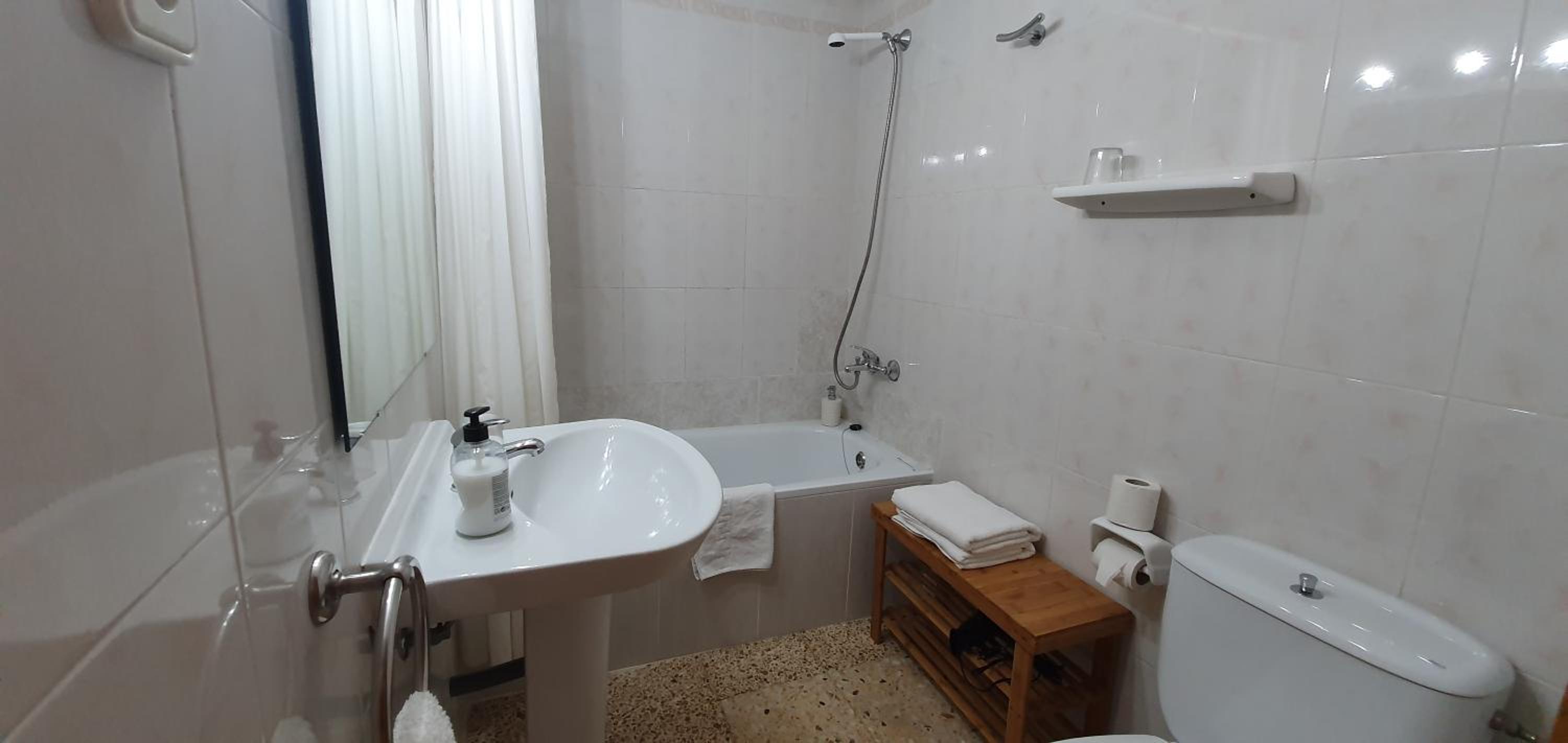 Double or Twin Room - Photo 14