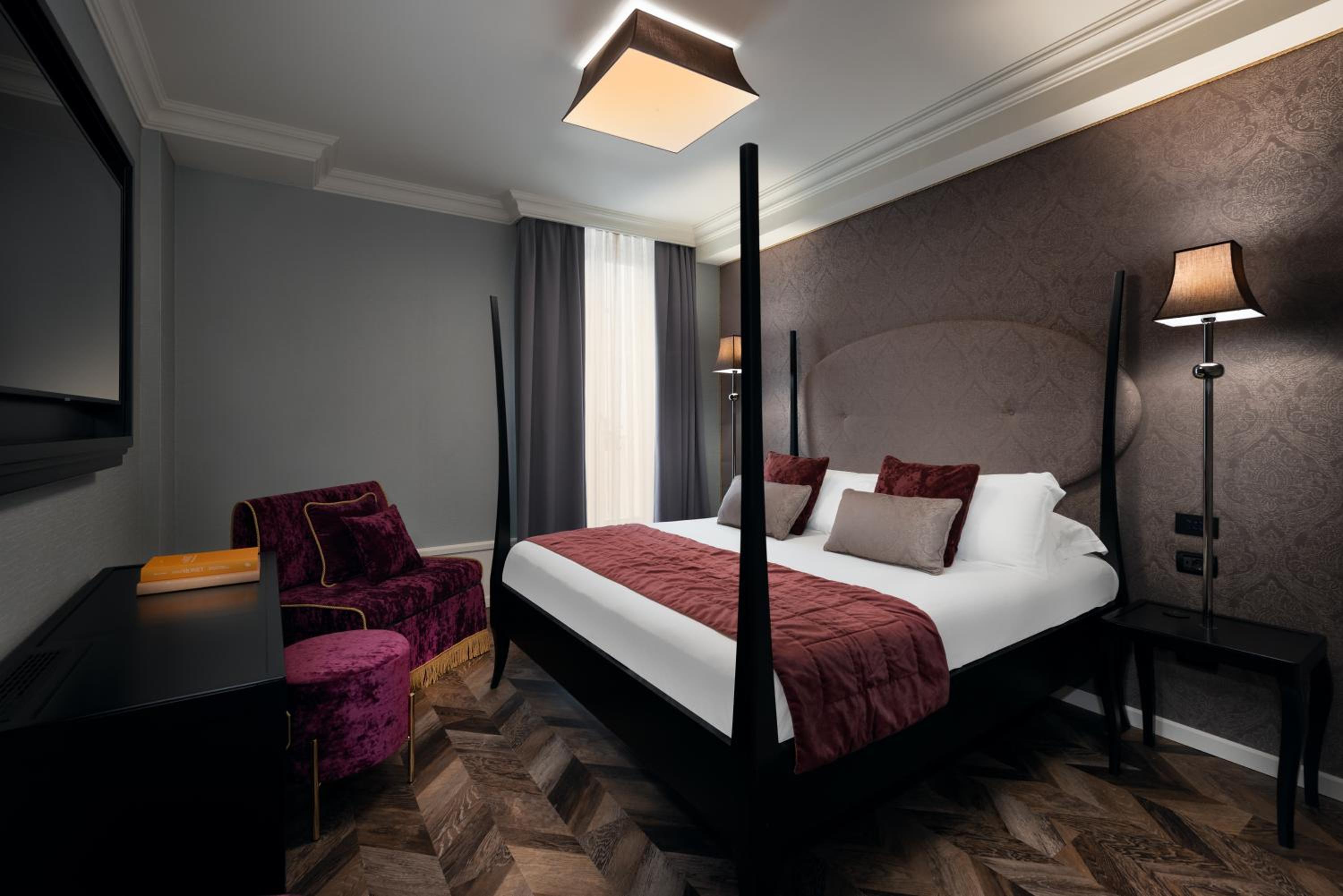 Deluxe Room - Photo 3