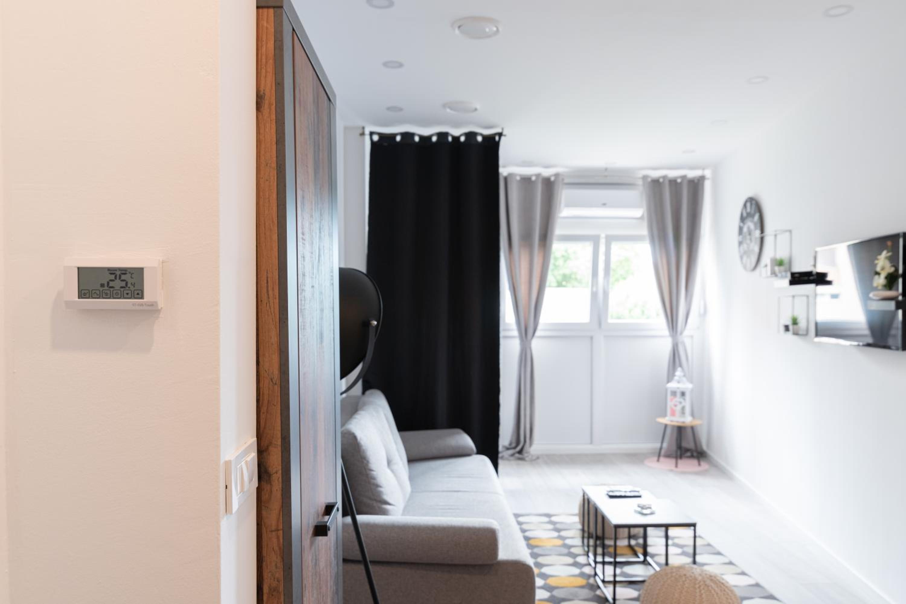 One-Bedroom Apartment - Photo 22