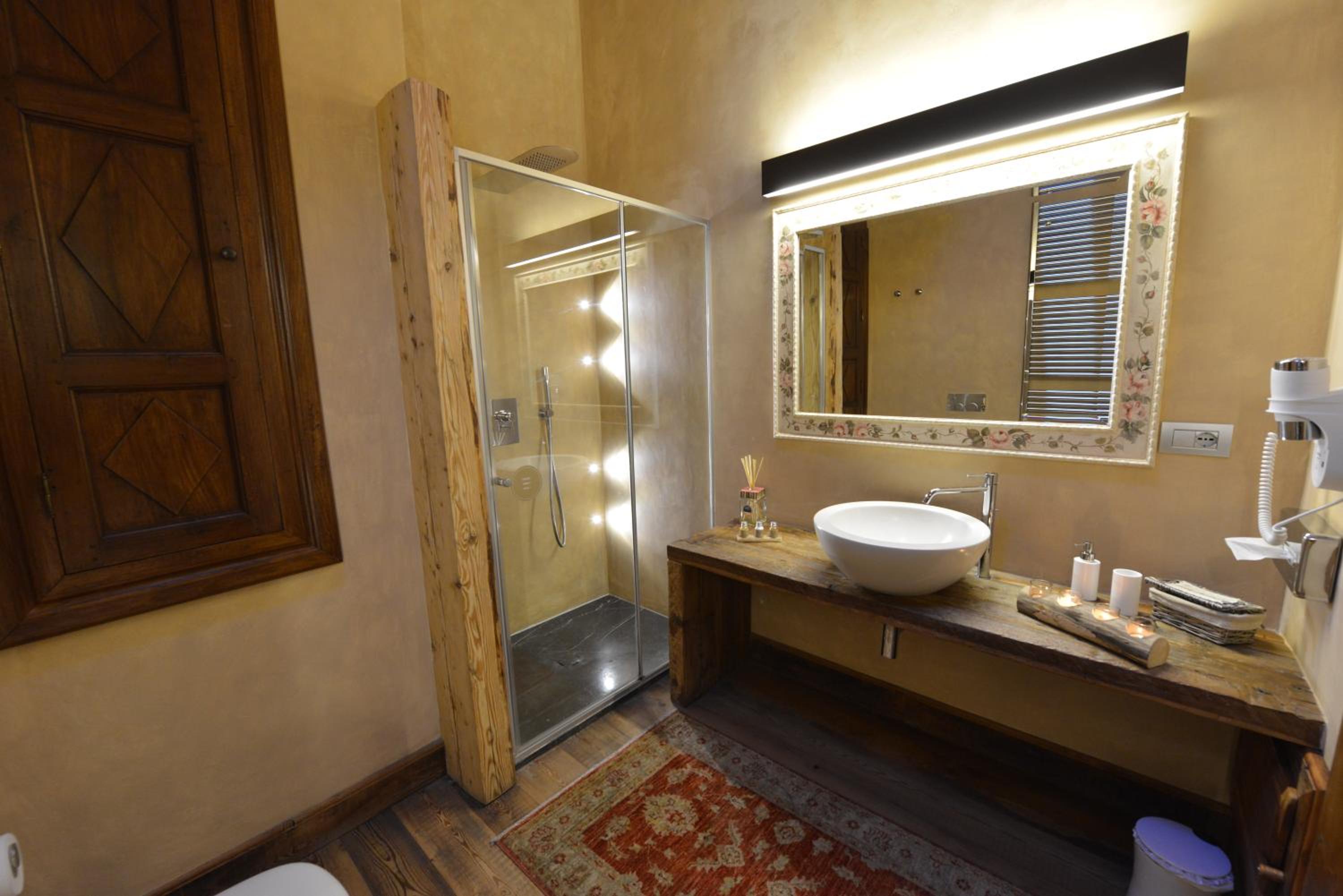 Superior Deluxe Double or Twin Room  photo 3