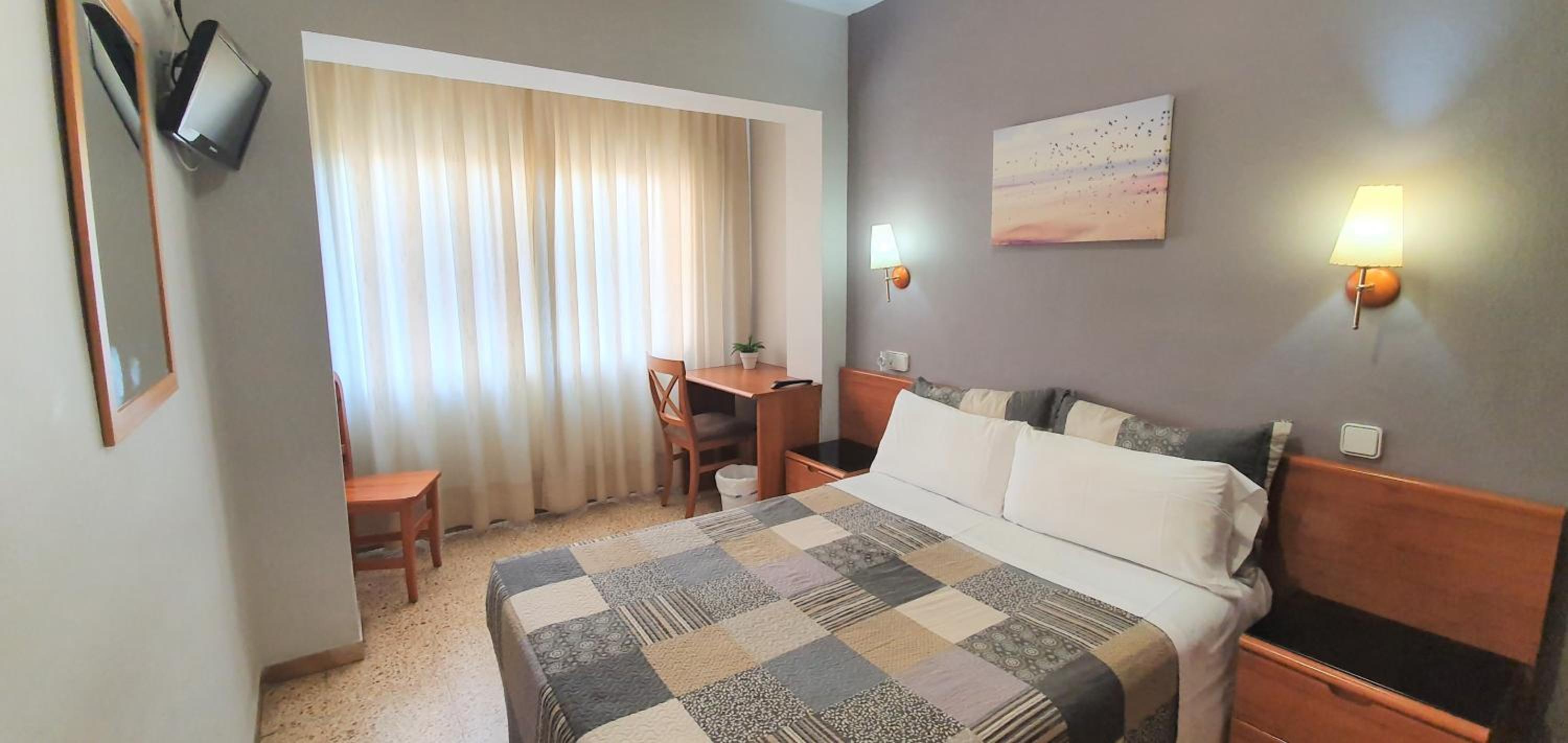 Double or Twin Room - Photo 1