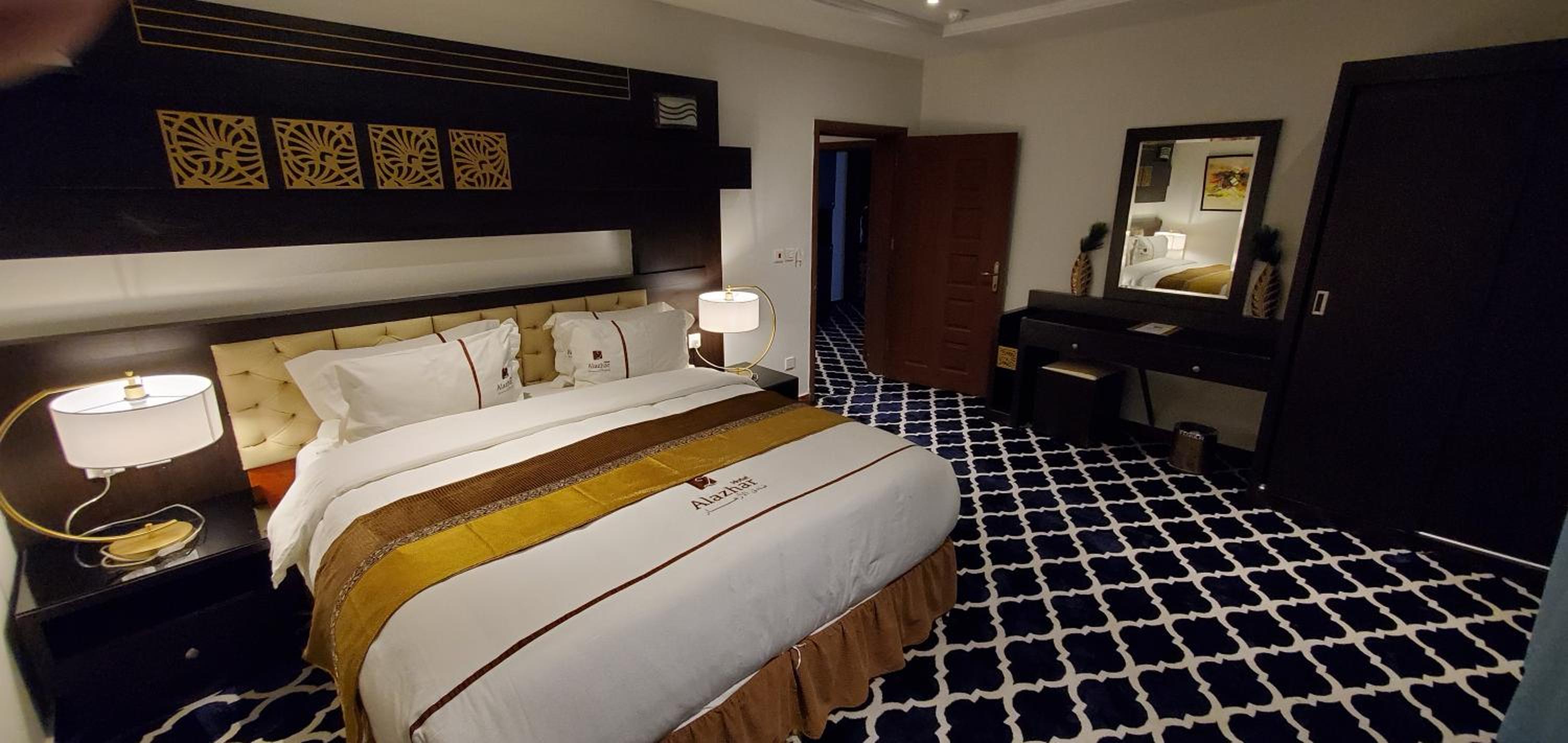 Deluxe Junior Suite - Photo 1