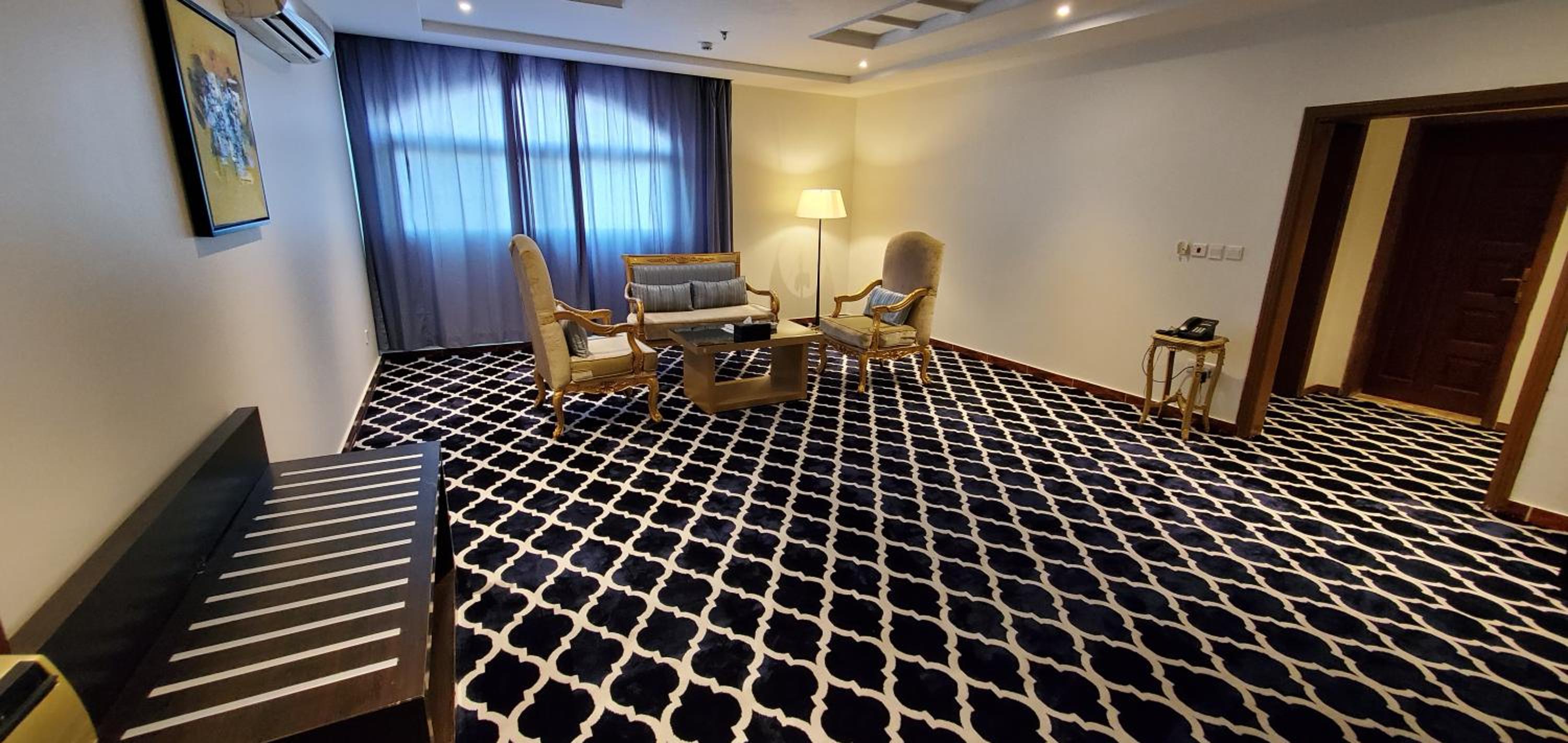 Deluxe Junior Suite - Photo 5