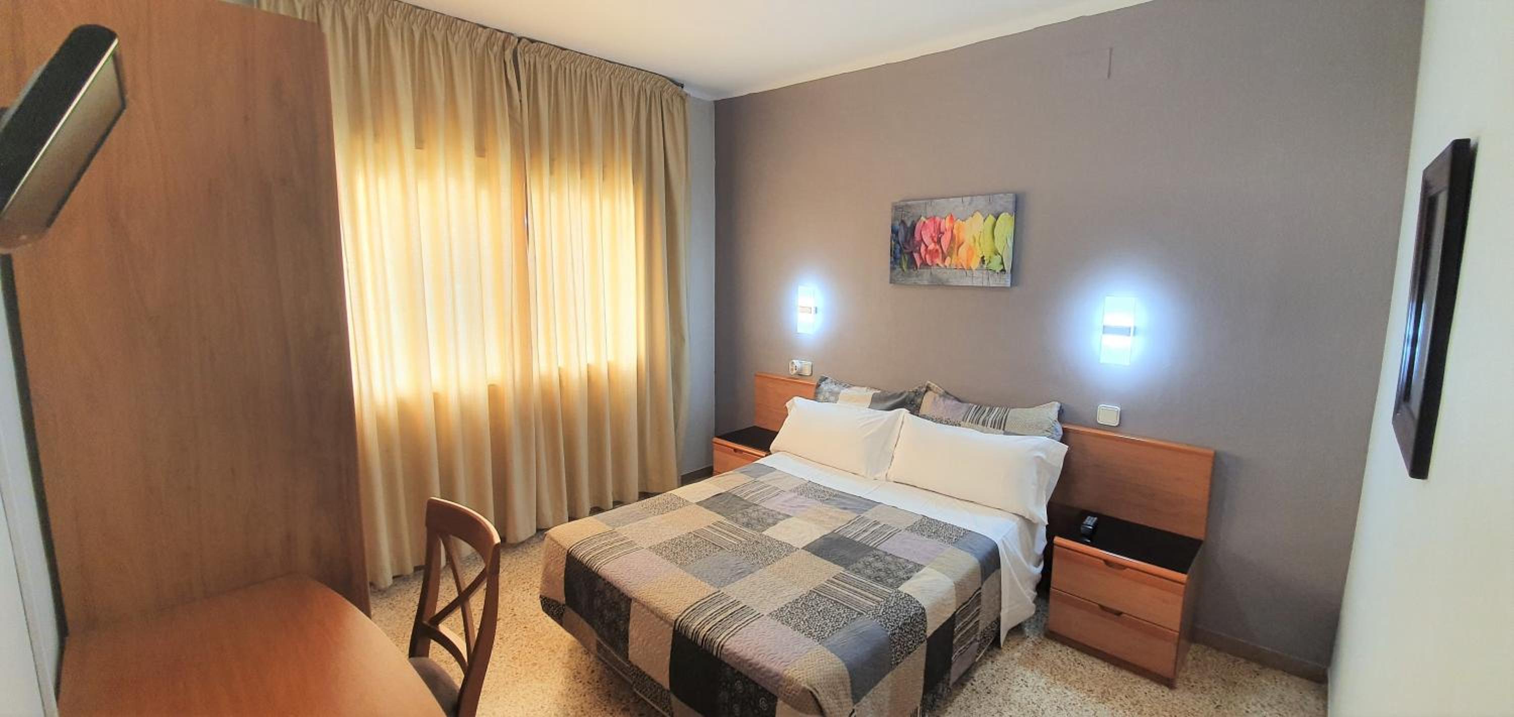 Double or Twin Room - Photo 13