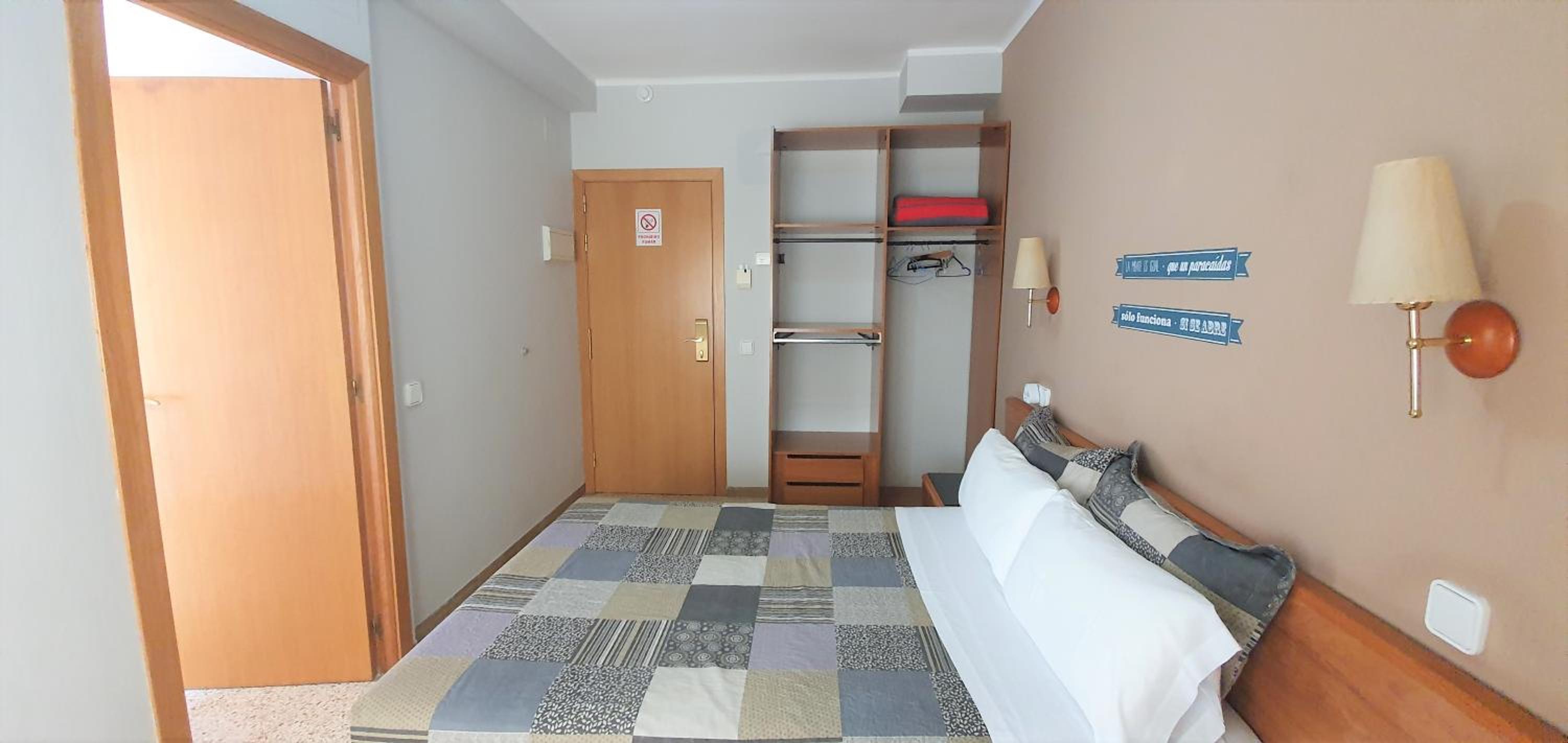 Double or Twin Room - Photo 8