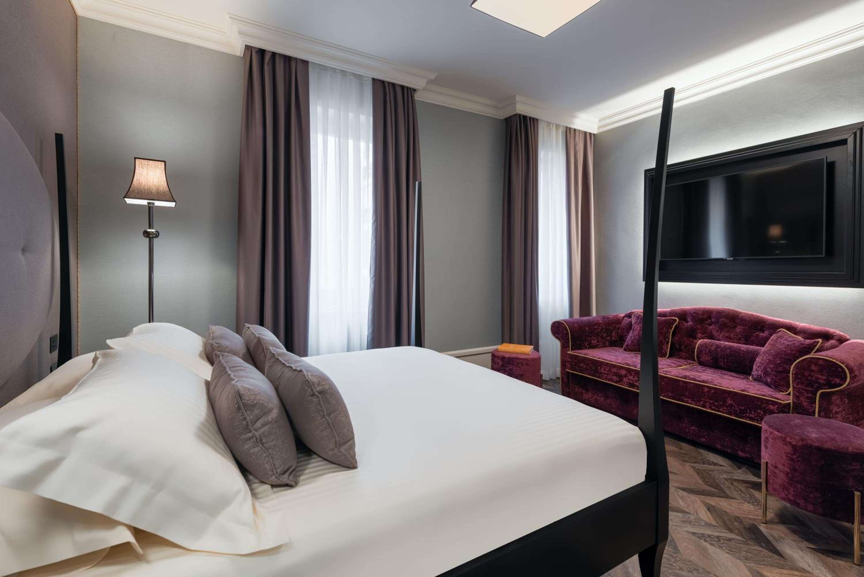 Deluxe Room - Photo 11