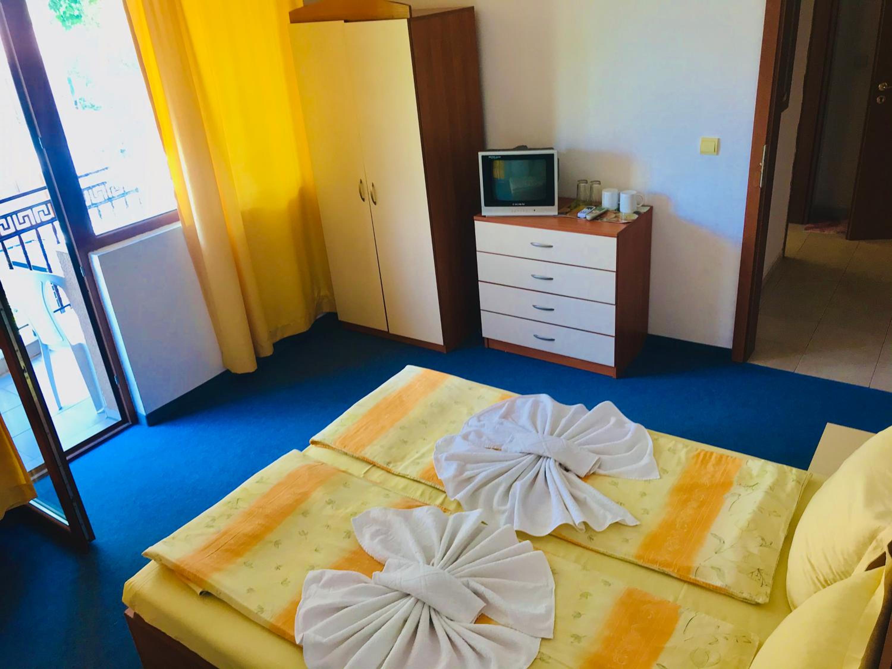 Apartment with Balcony photo 1