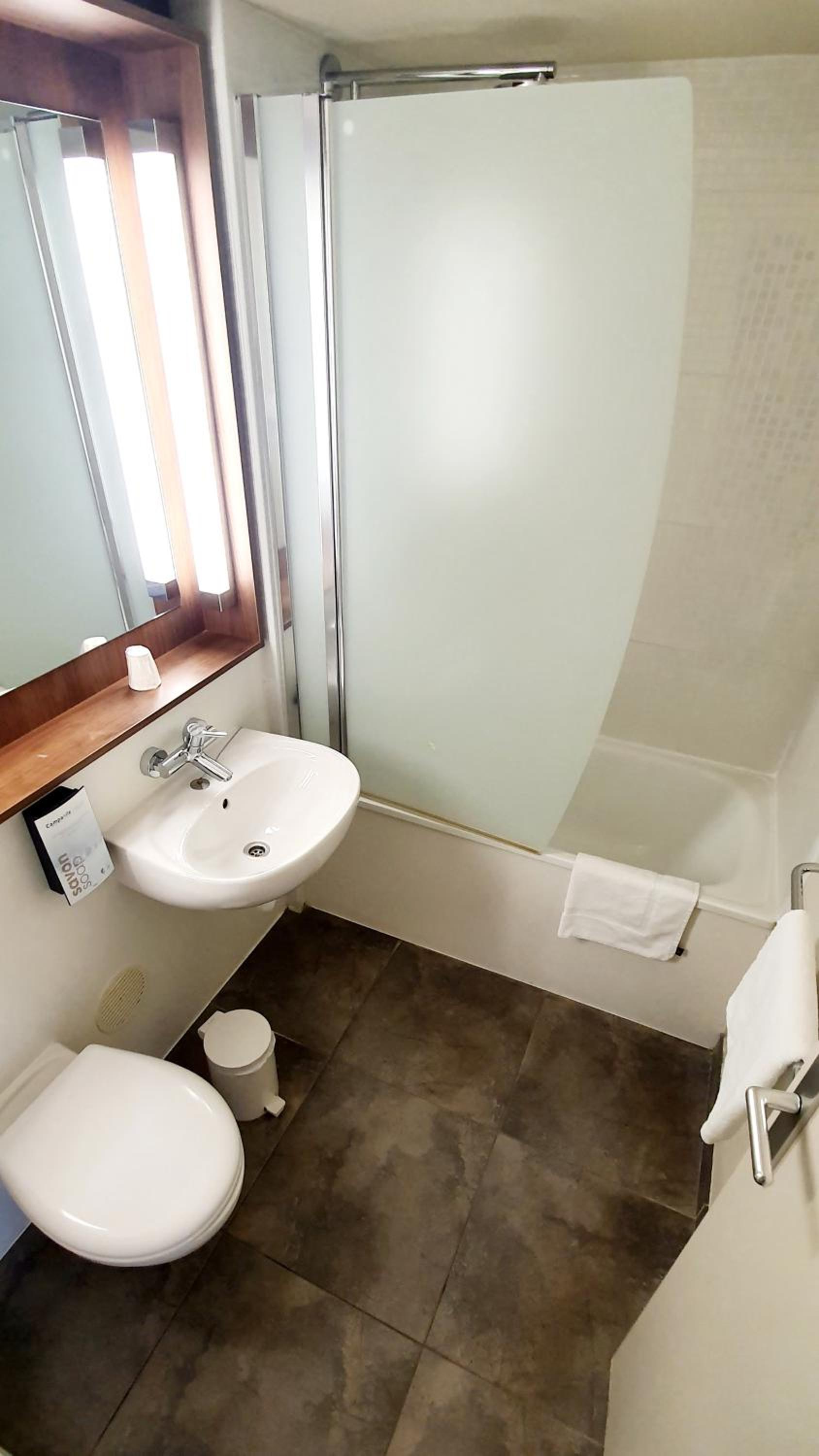 Standard Double Room - Photo 6