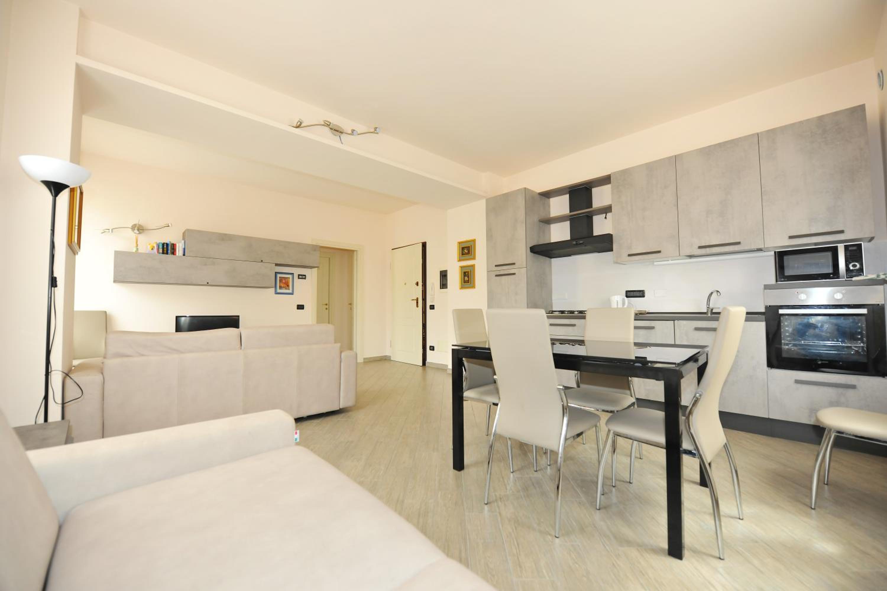One-Bedroom Apartment - Photo 11