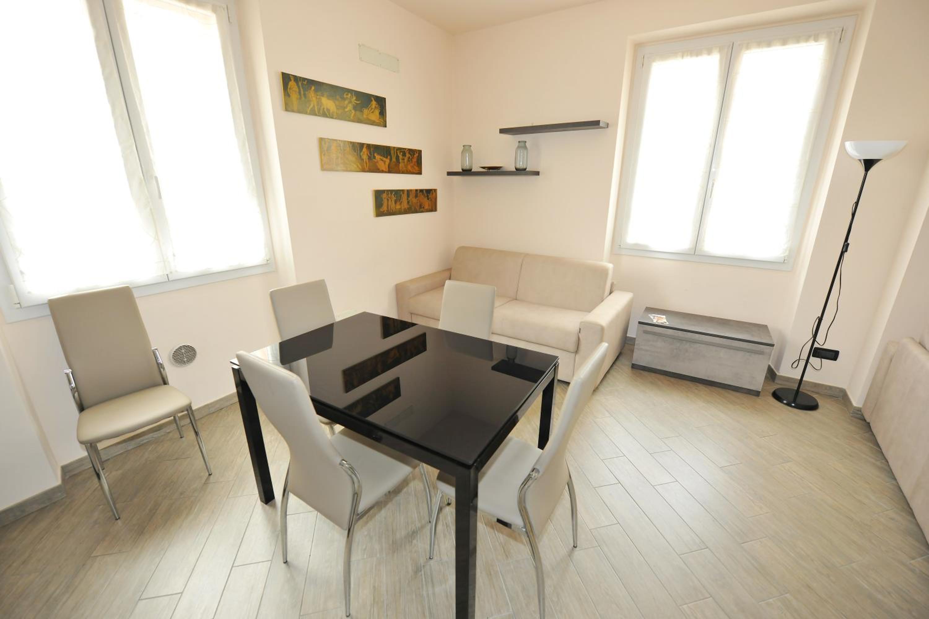 One-Bedroom Apartment - Photo 8
