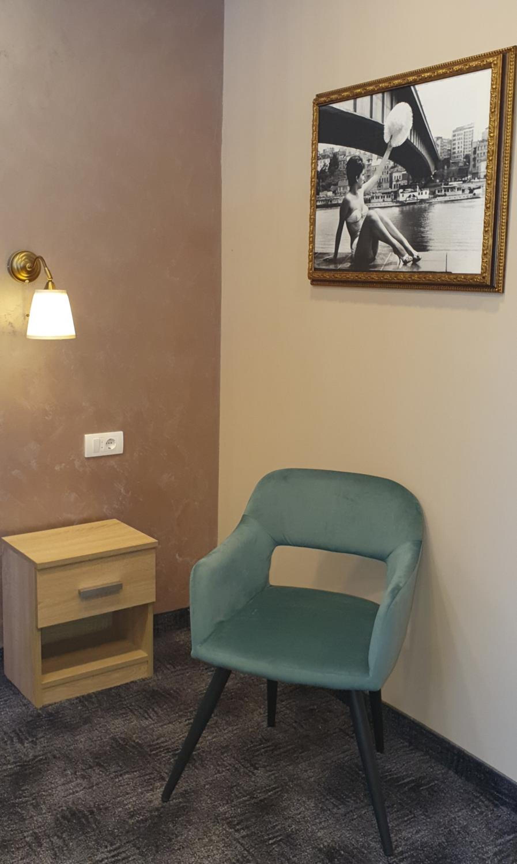 Double Room - Photo 10
