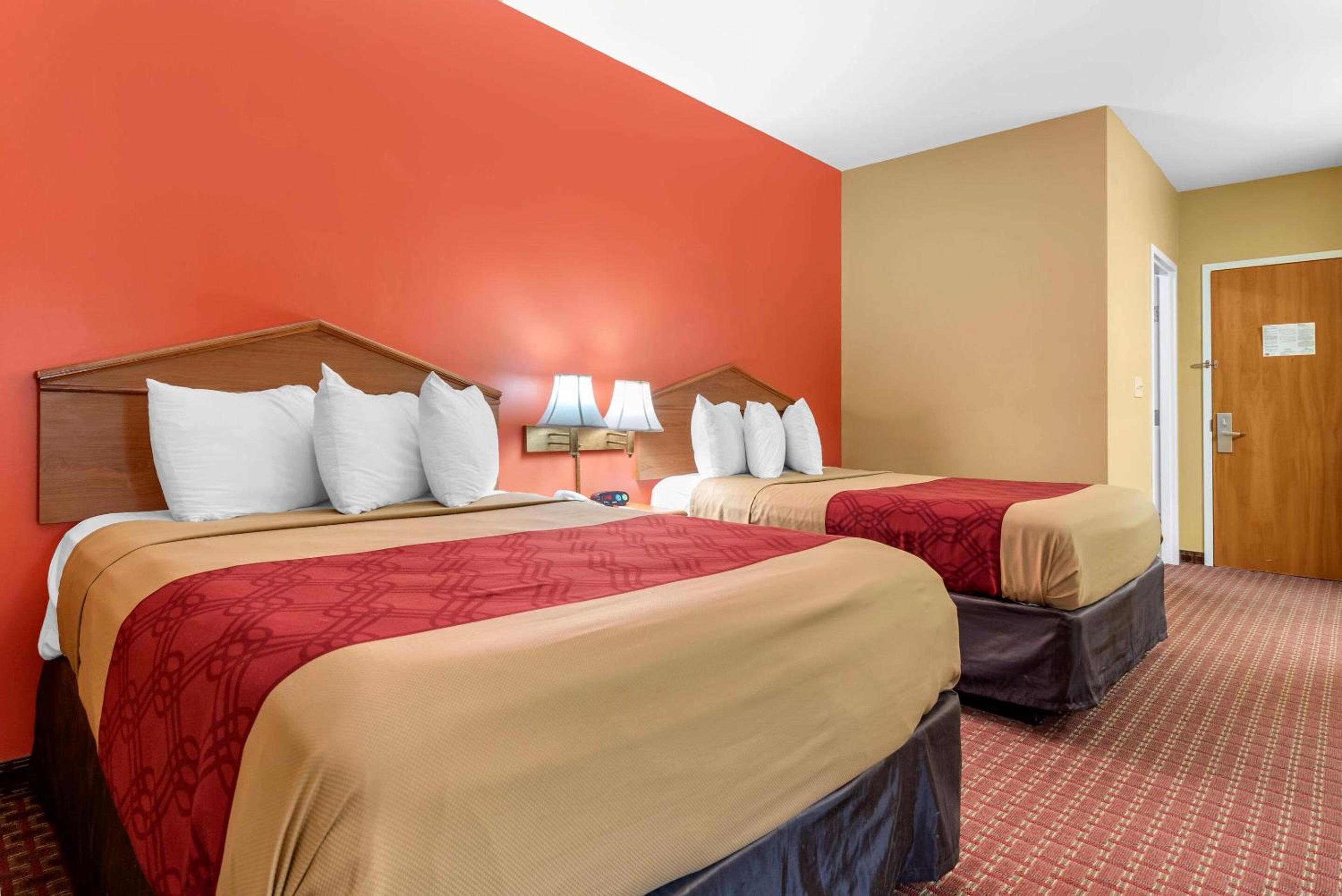 Double Room with Two Double Beds - Non-Smoking - Photo 11