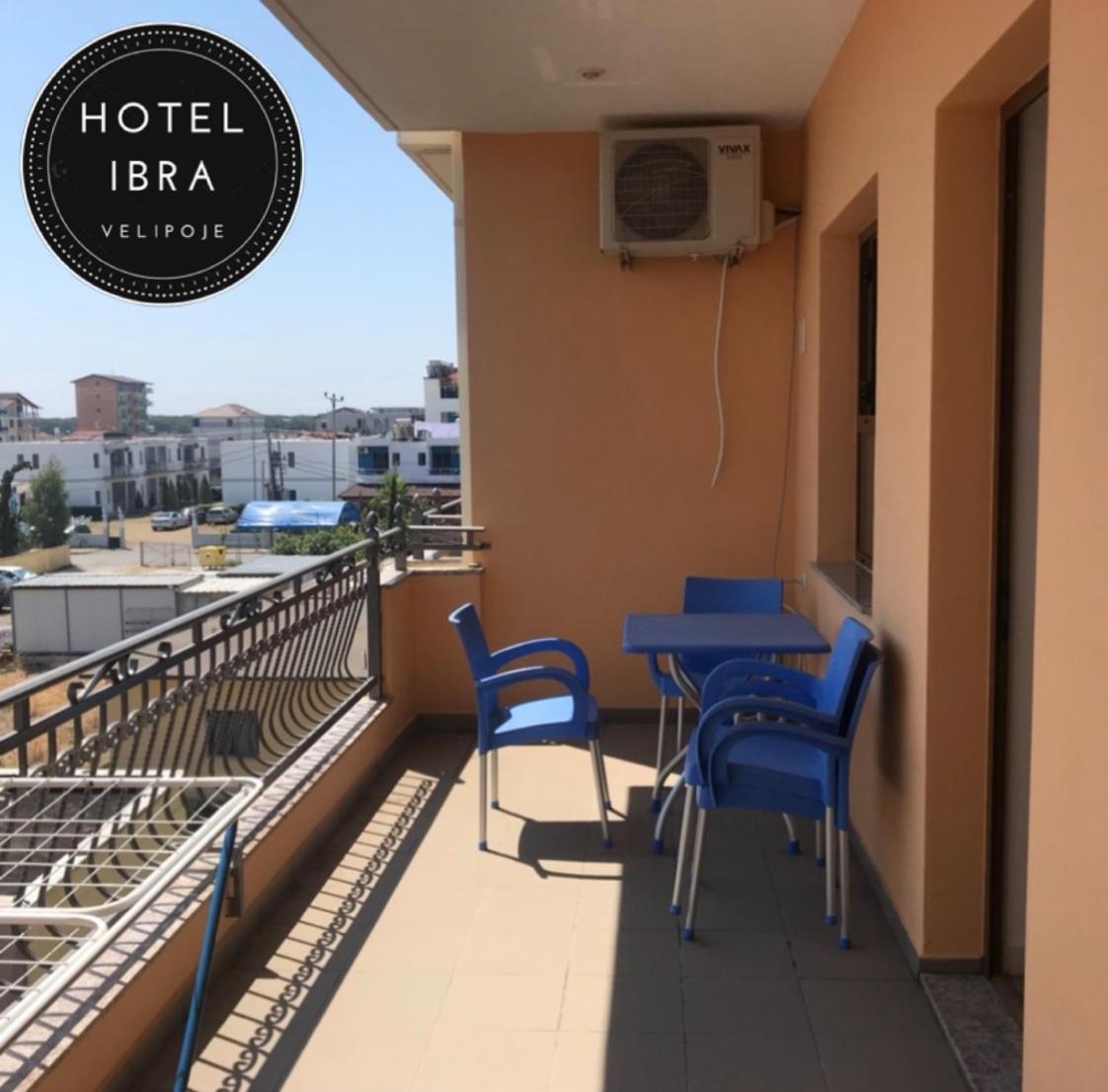 Apartment with Balcony photo 2