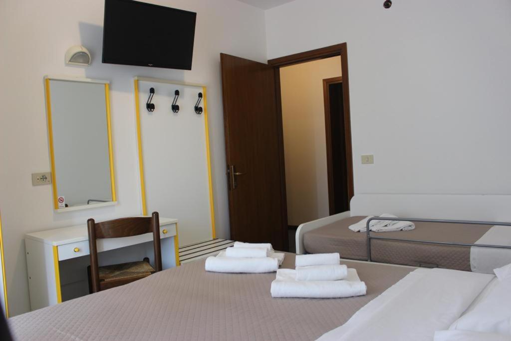 Triple Room with Balcony photo 1