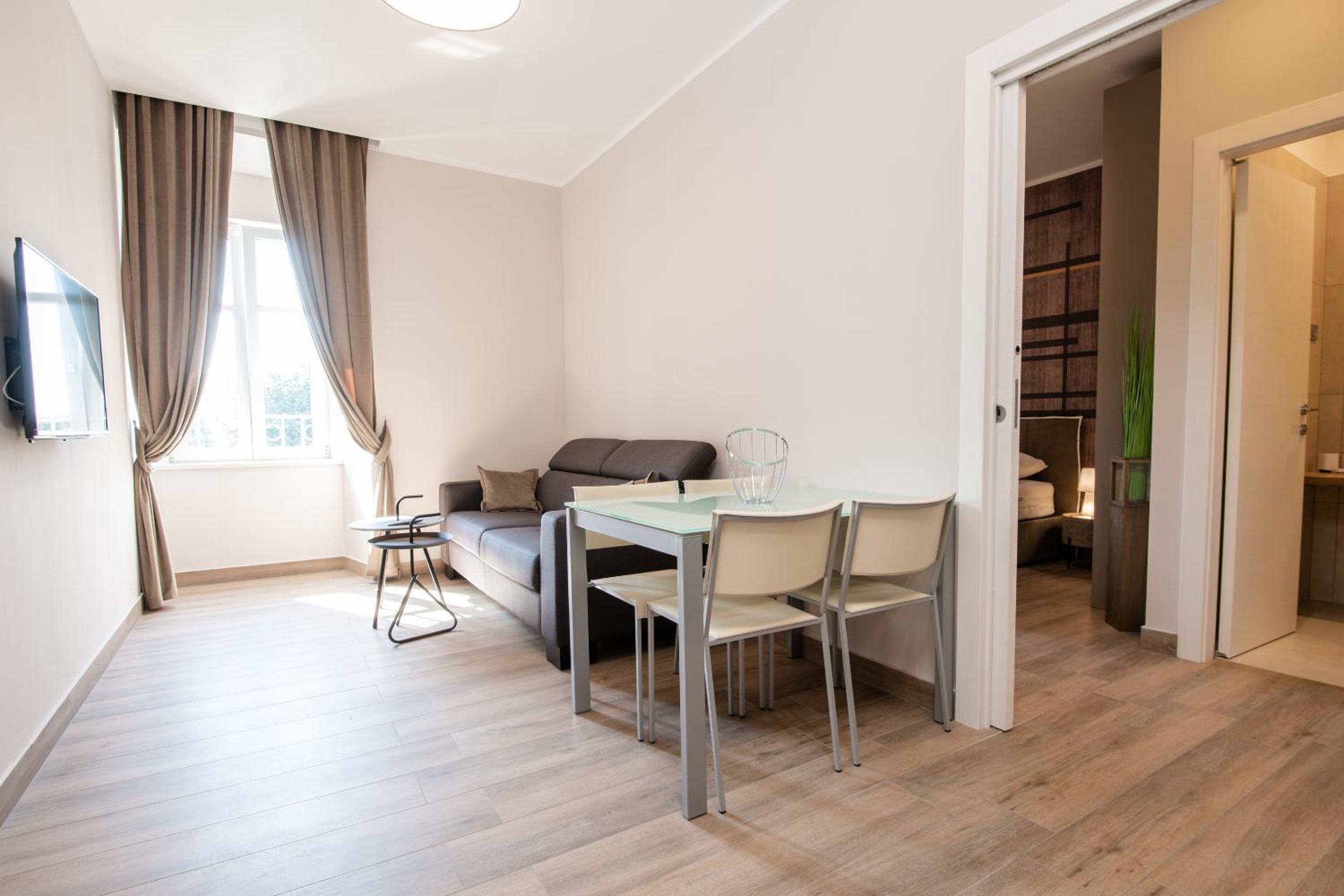 One-Bedroom Apartment - Photo 1