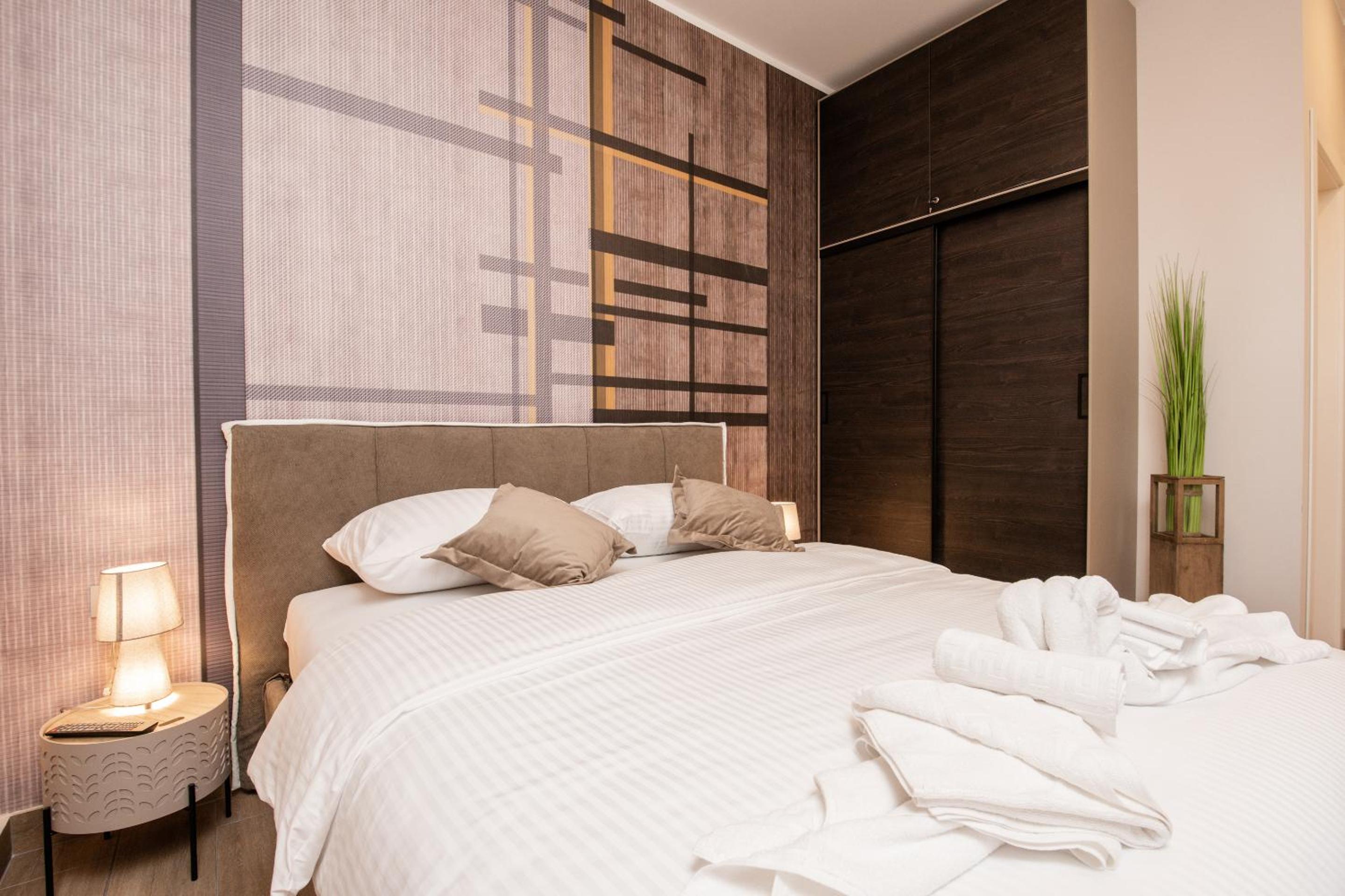 One-Bedroom Apartment - Photo 12